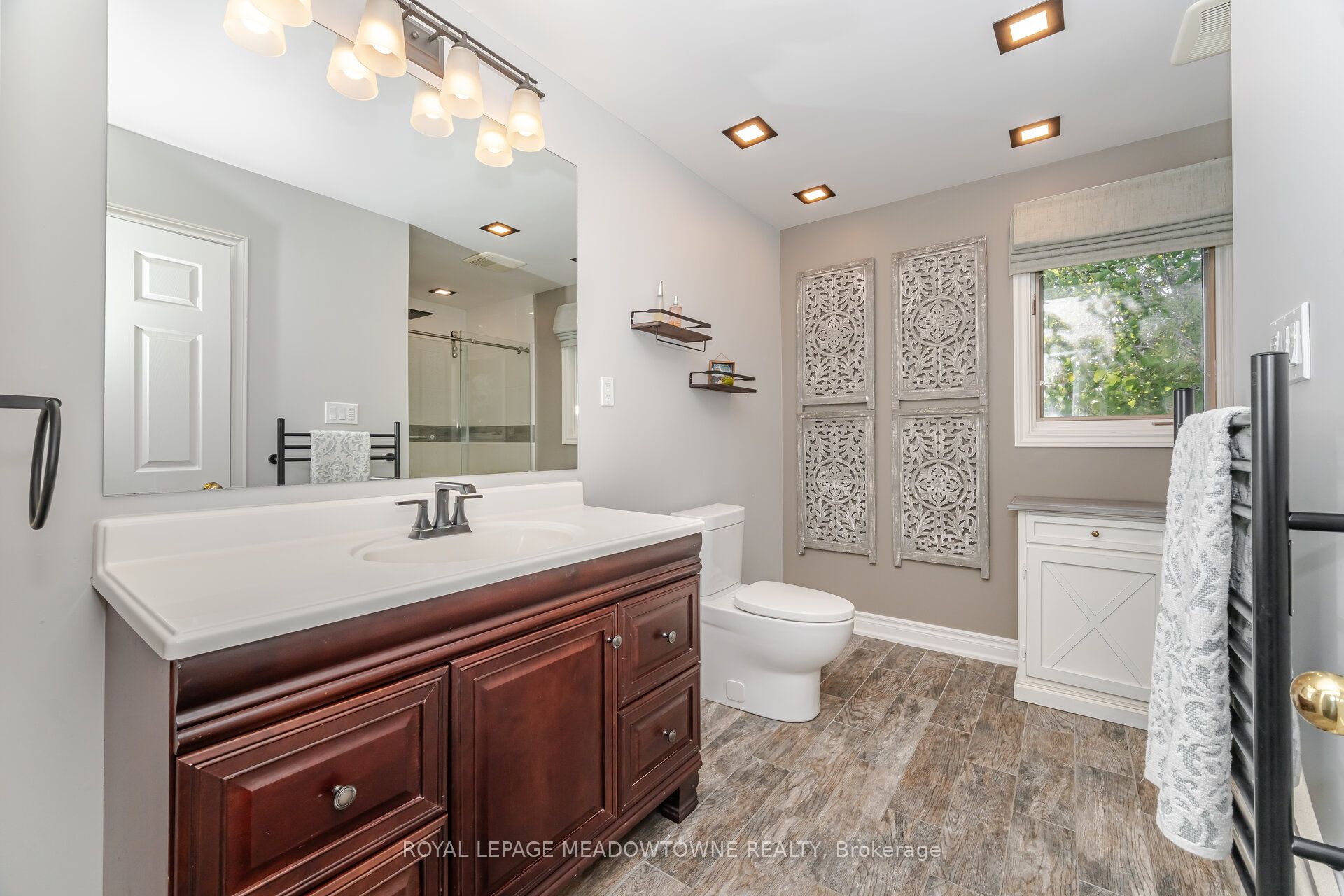 6 Hollis Crescent Property Photo 25