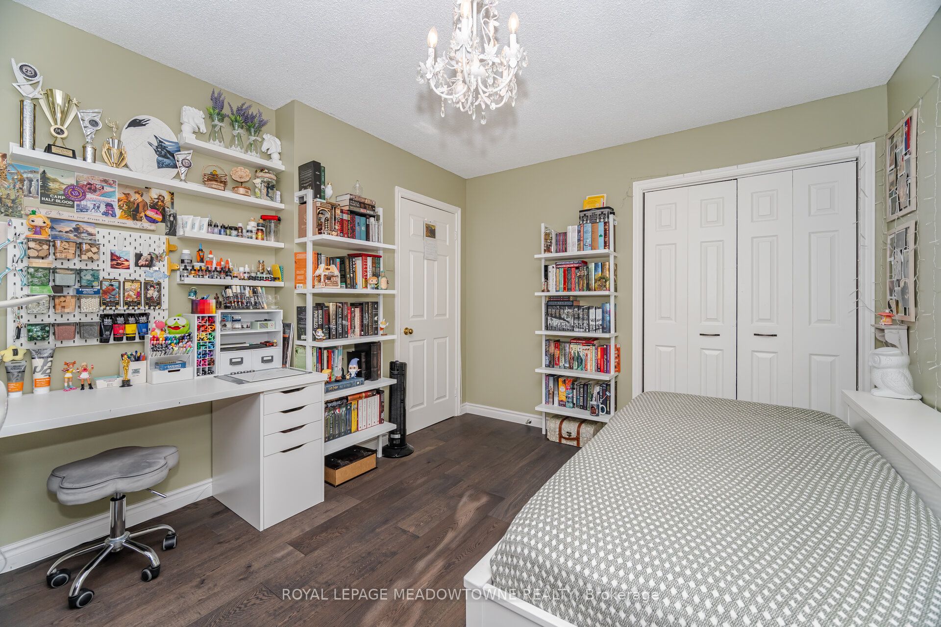 6 Hollis Crescent Property Photo 28