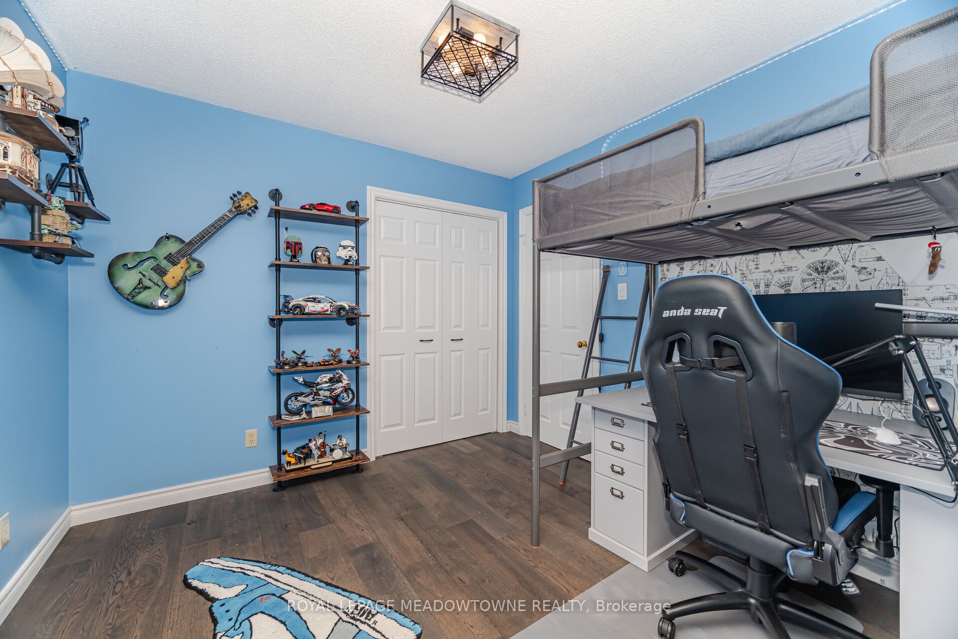 6 Hollis Crescent Property Photo 29