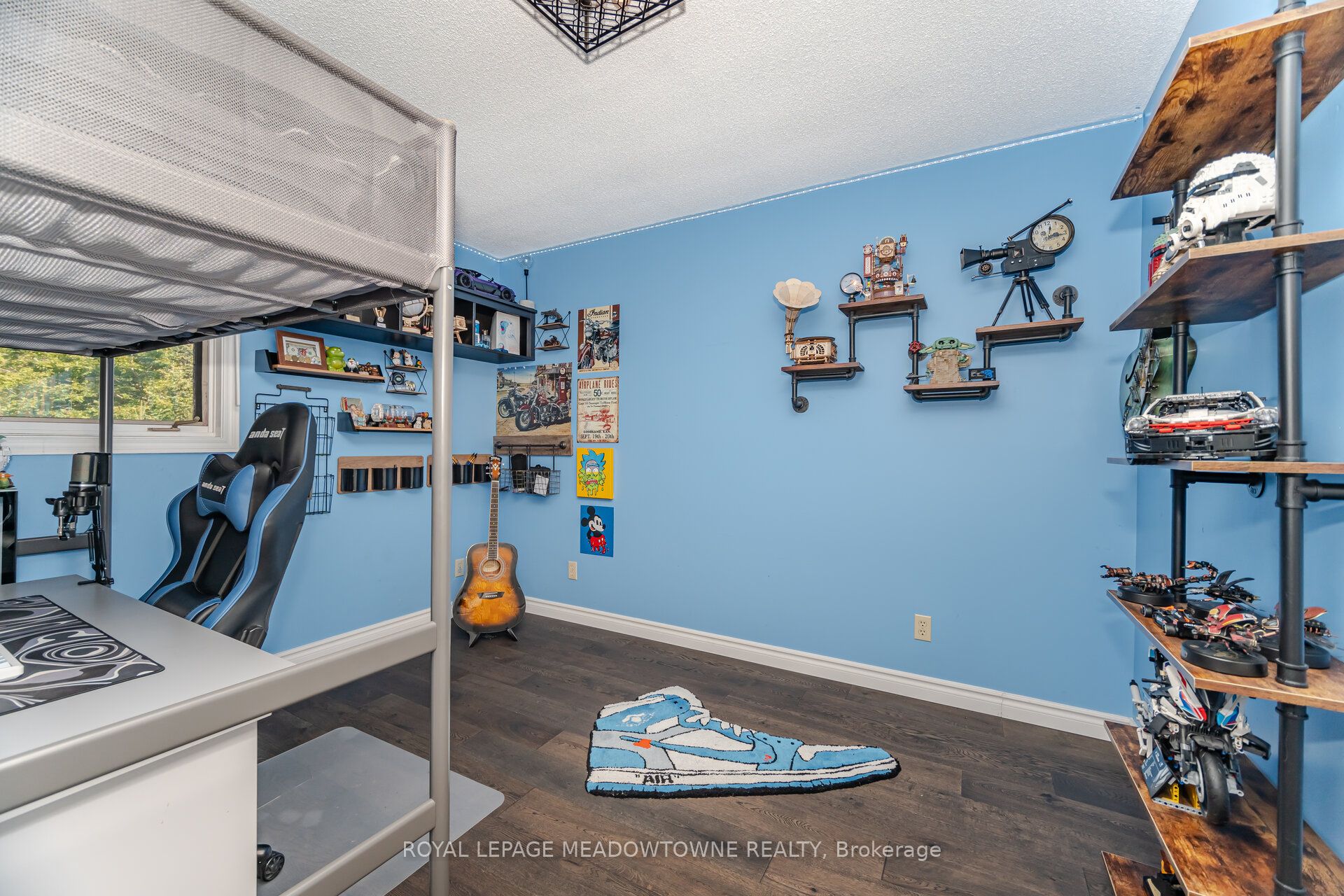 6 Hollis Crescent Property Photo 30