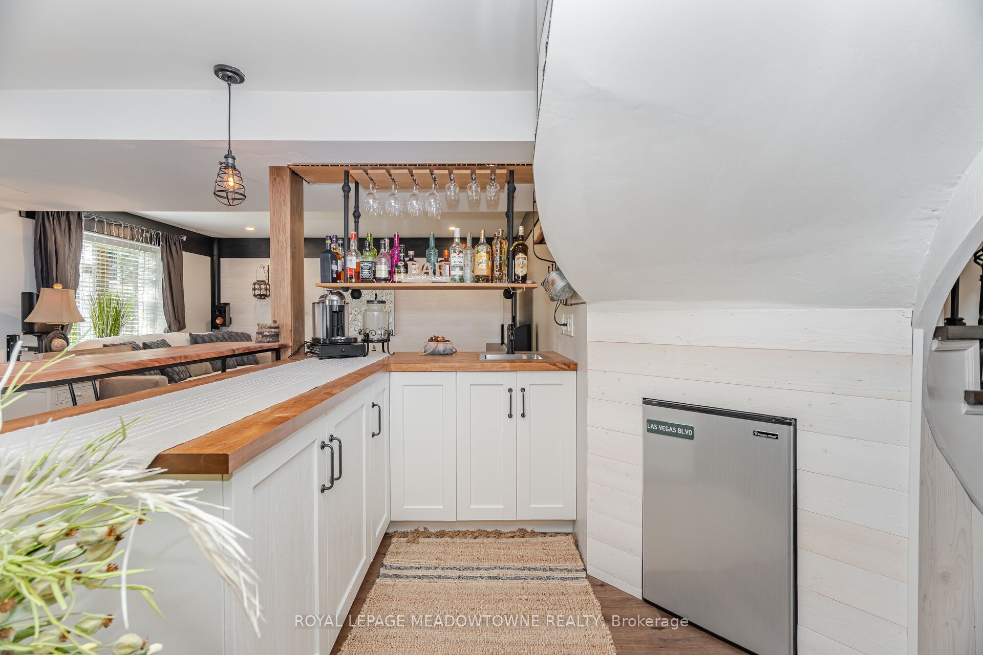 6 Hollis Crescent Property Photo 41