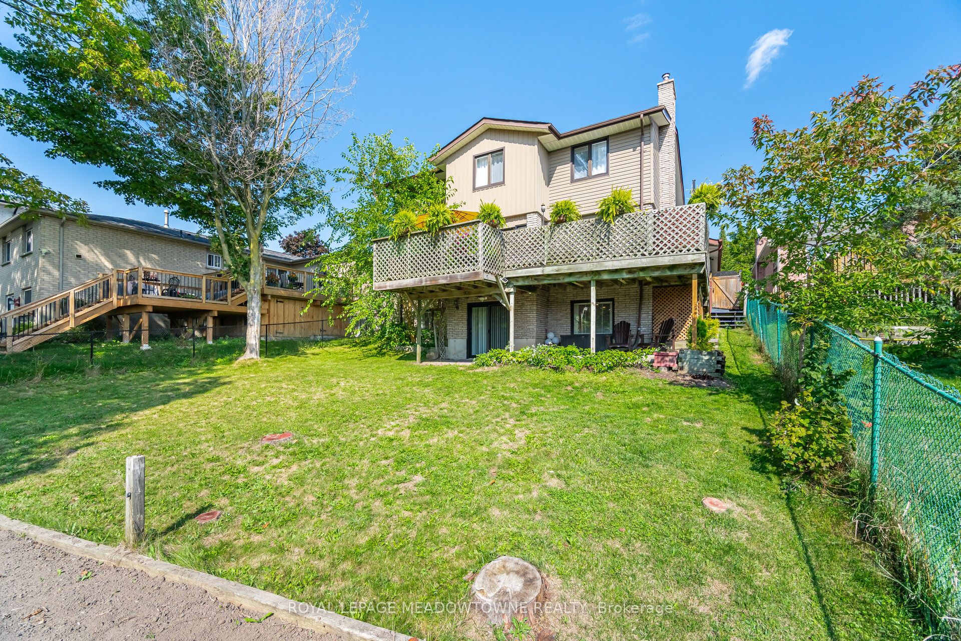 6 Hollis Crescent Property Photo 47