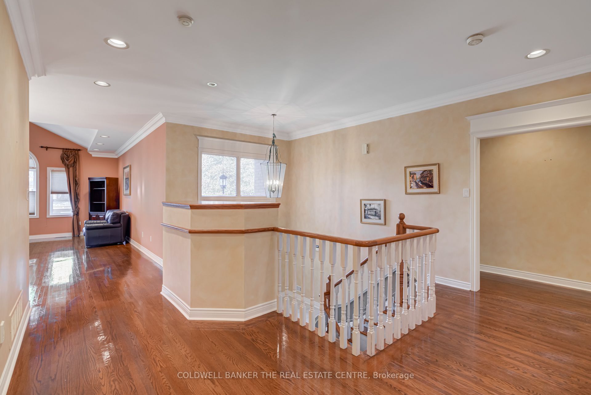 206 Shaftsbury Avenue Property Photo 5