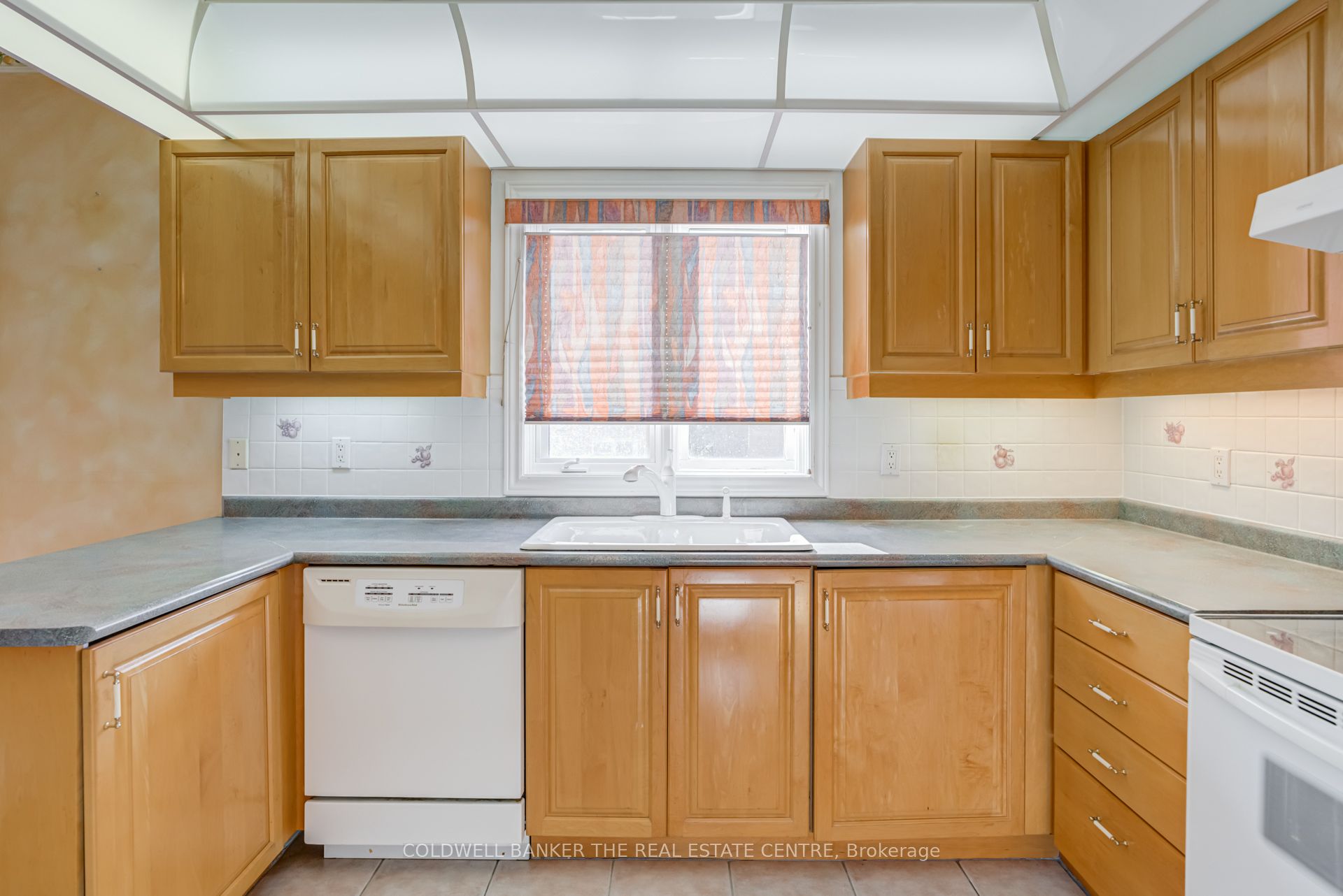 206 Shaftsbury Avenue Property Photo 12