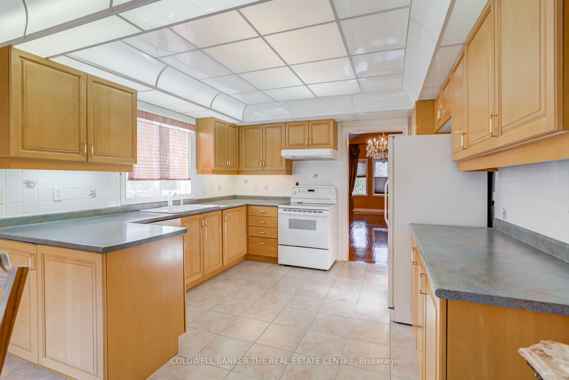 206 Shaftsbury Avenue Property Photo 13