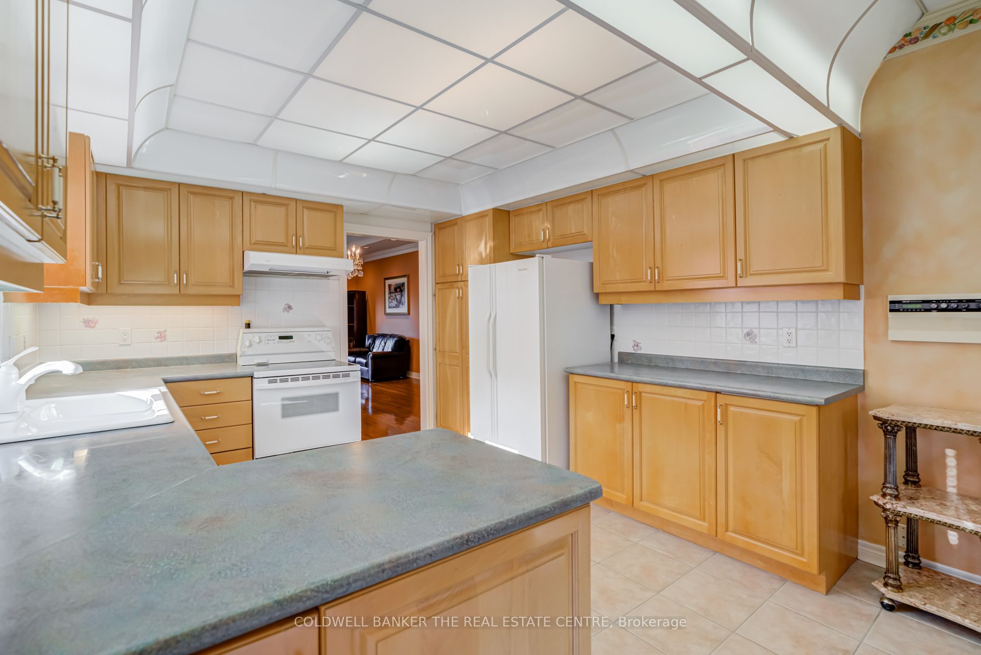 206 Shaftsbury Avenue Property Photo 14