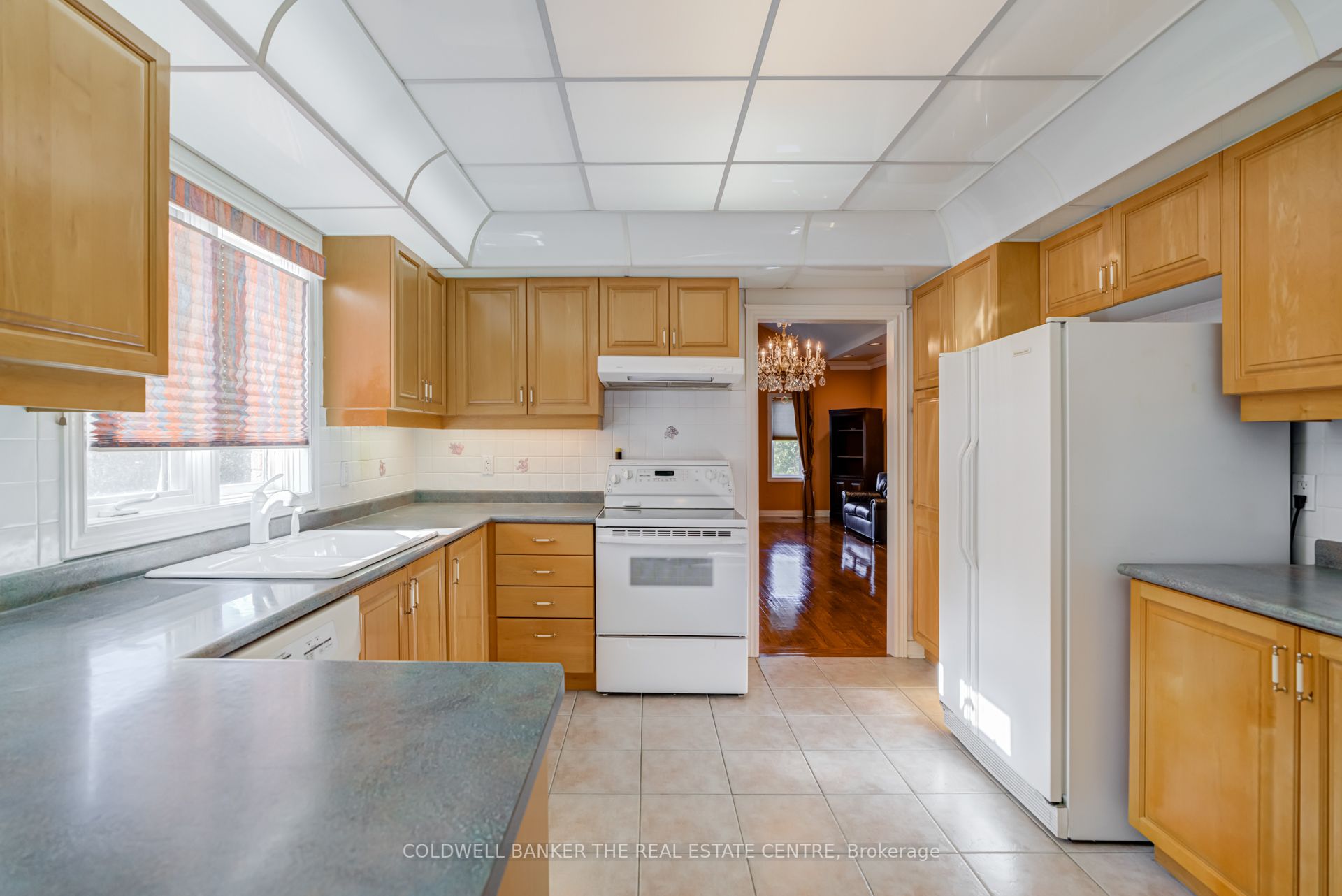 206 Shaftsbury Avenue Property Photo 15