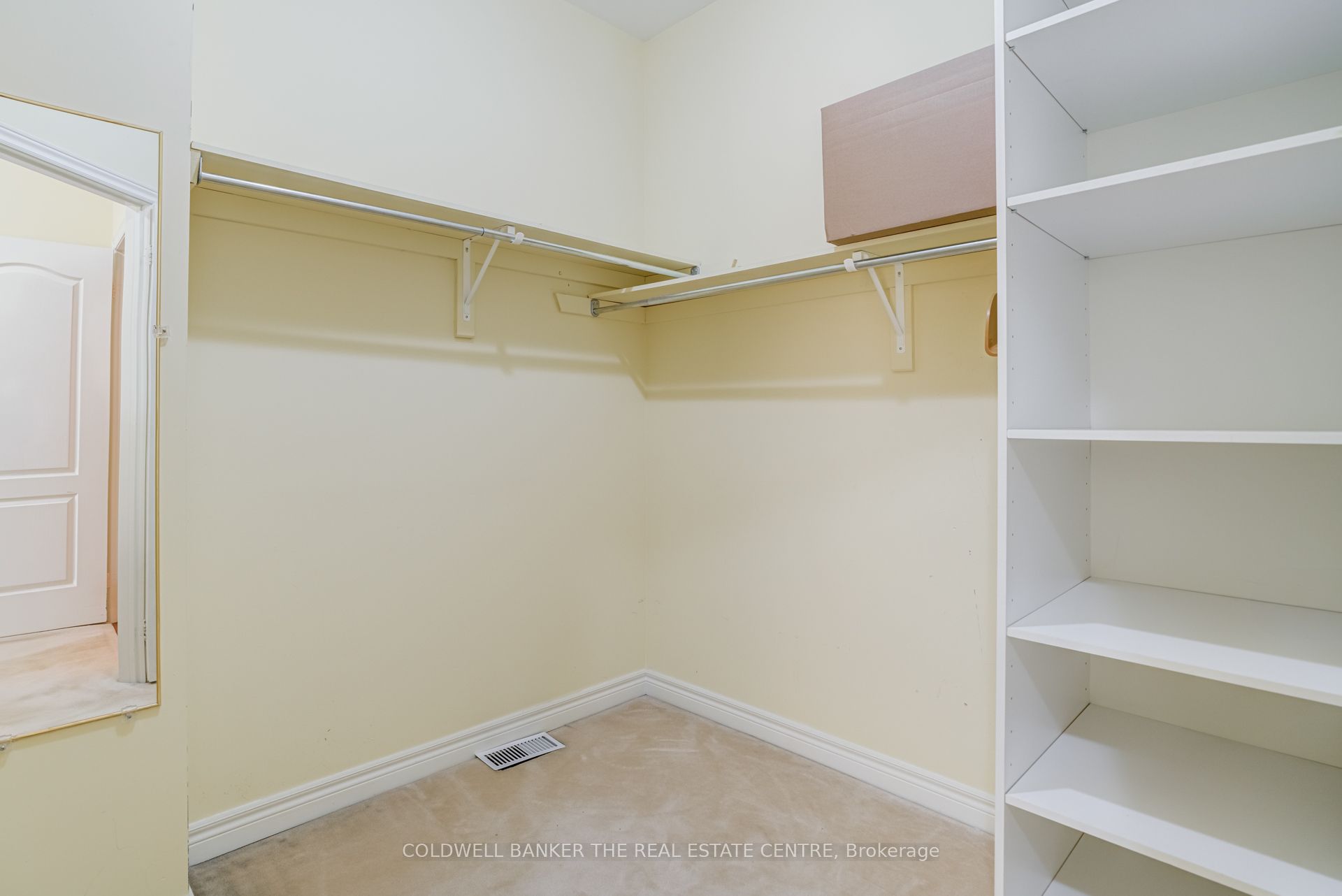 206 Shaftsbury Avenue Property Photo 25