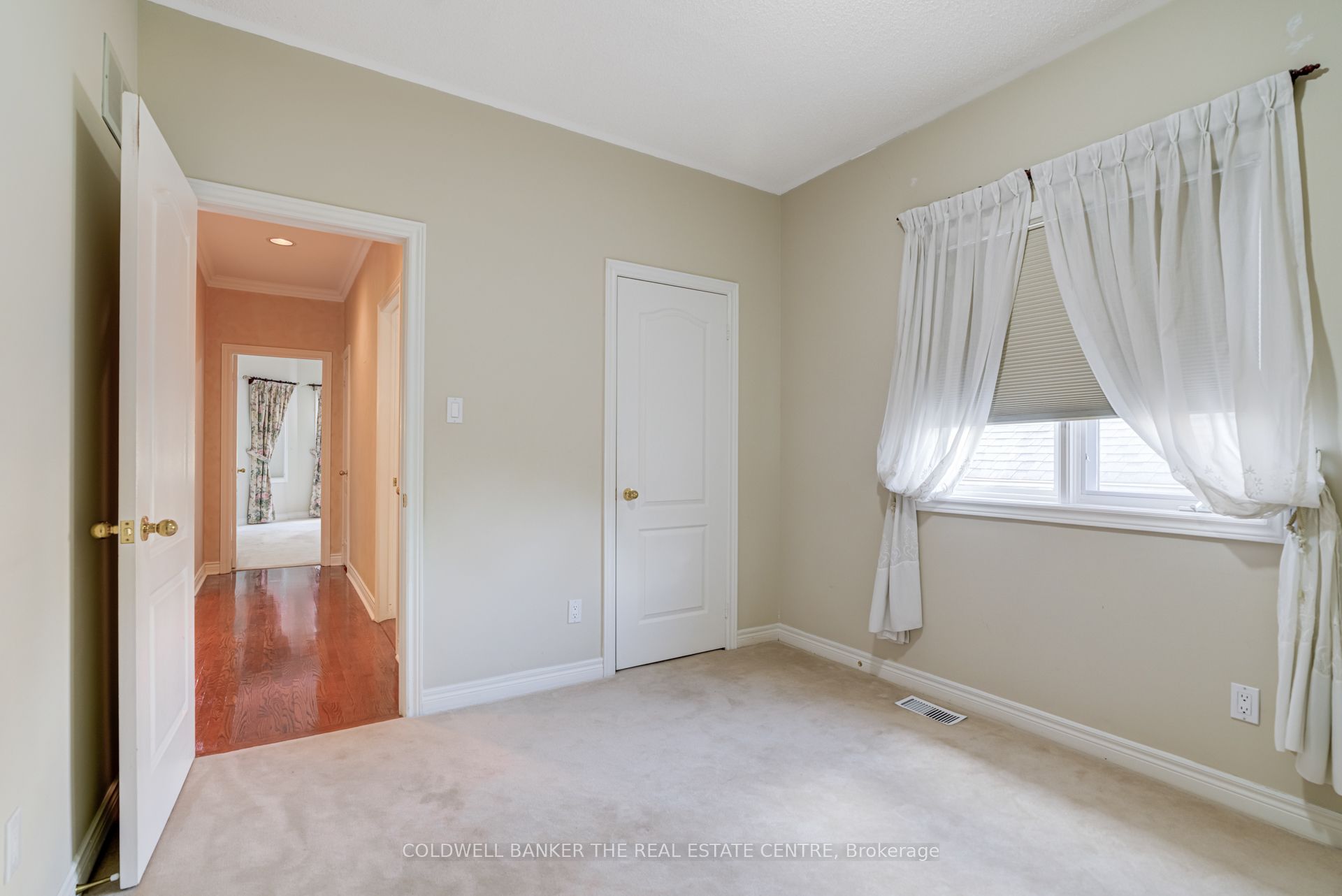 206 Shaftsbury Avenue Property Photo 29