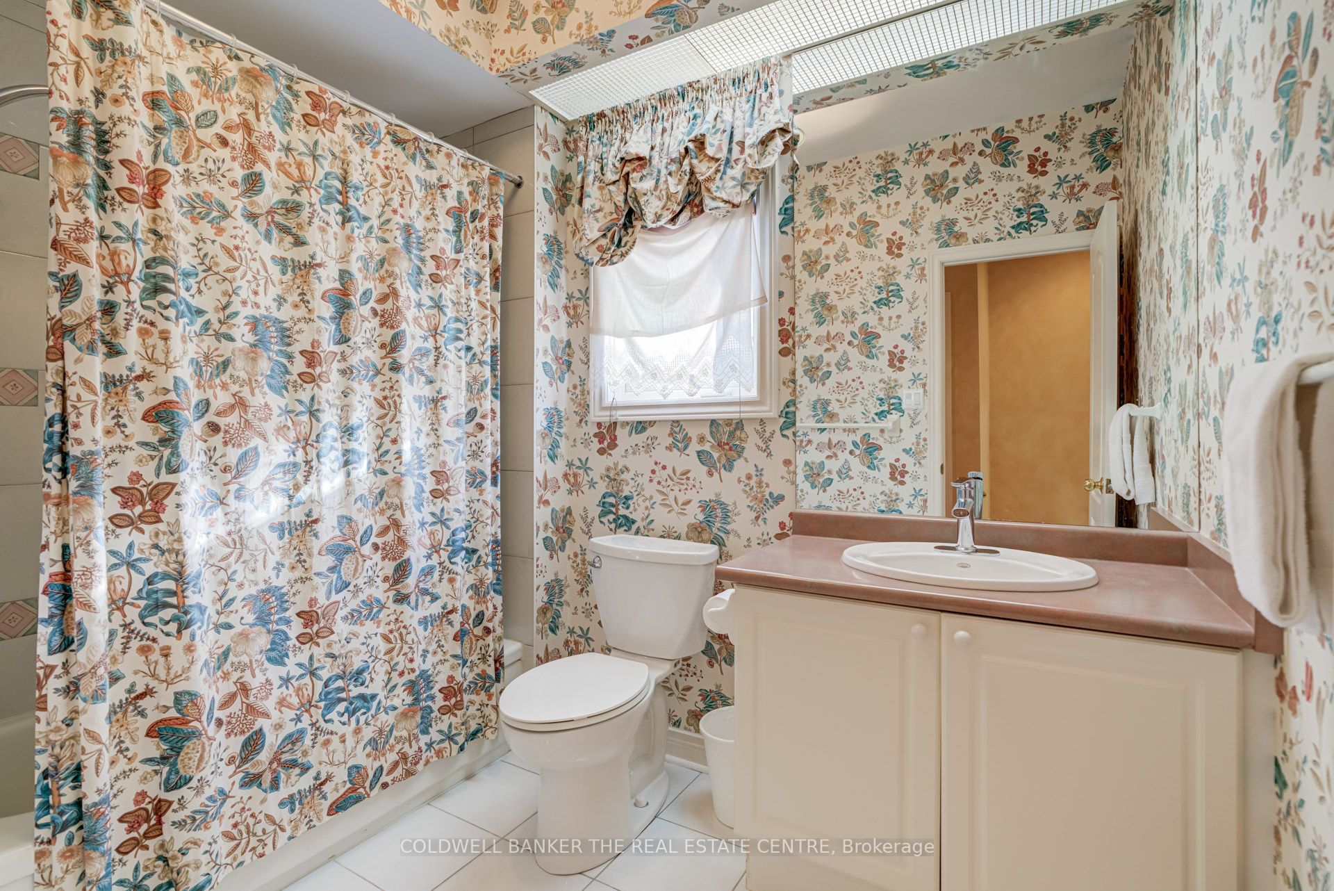 206 Shaftsbury Avenue Property Photo 32