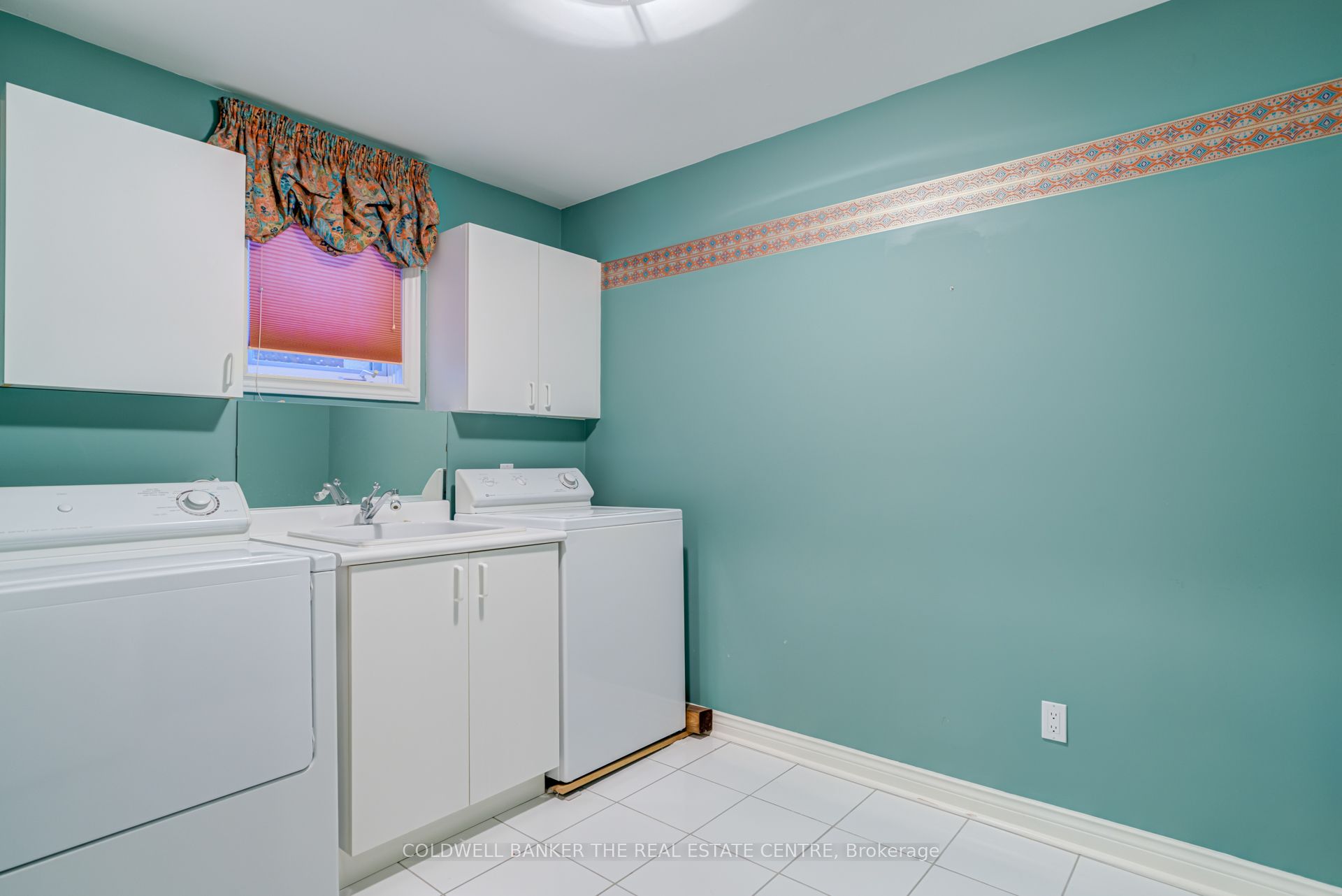 206 Shaftsbury Avenue Property Photo 43