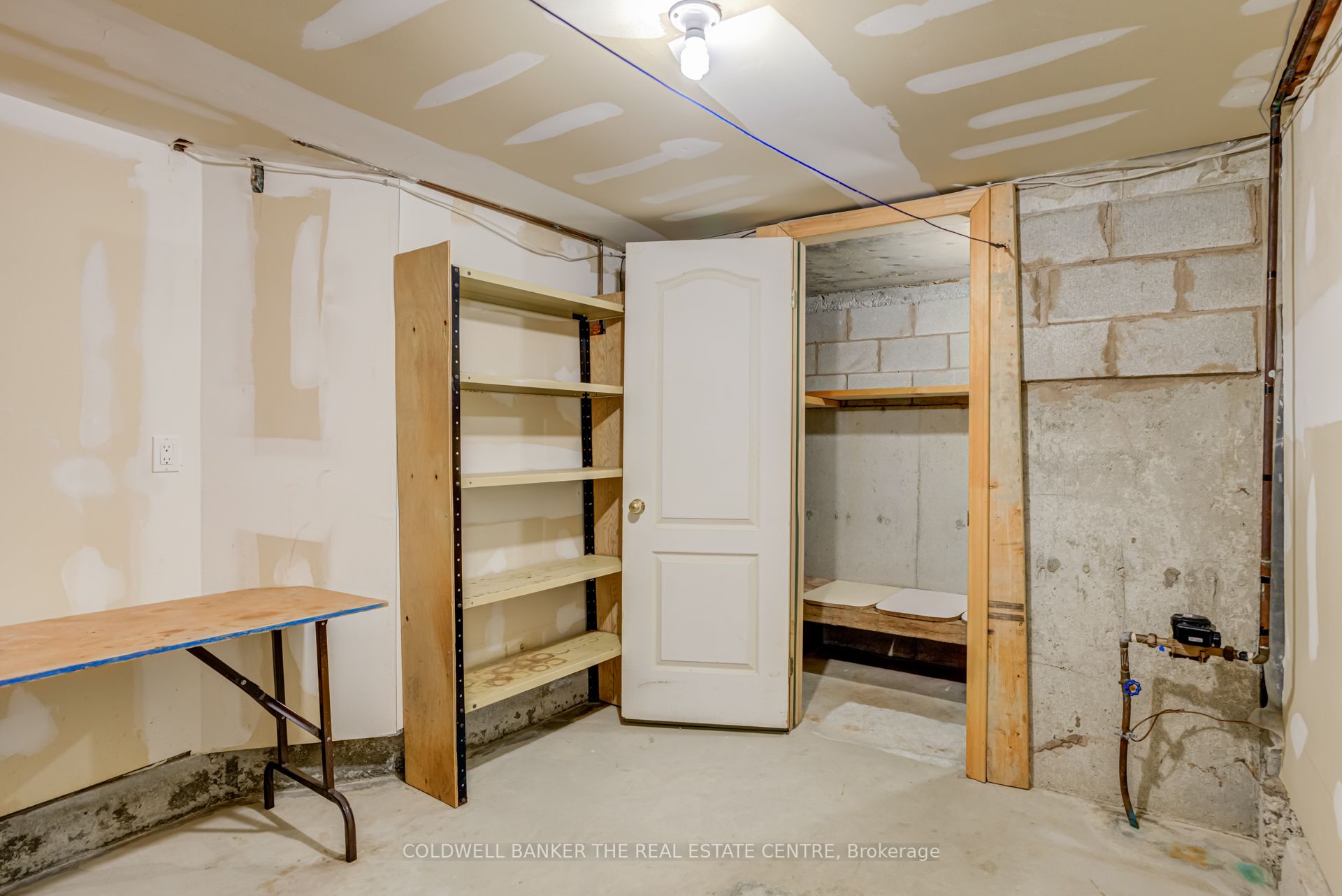 206 Shaftsbury Avenue Property Photo 44