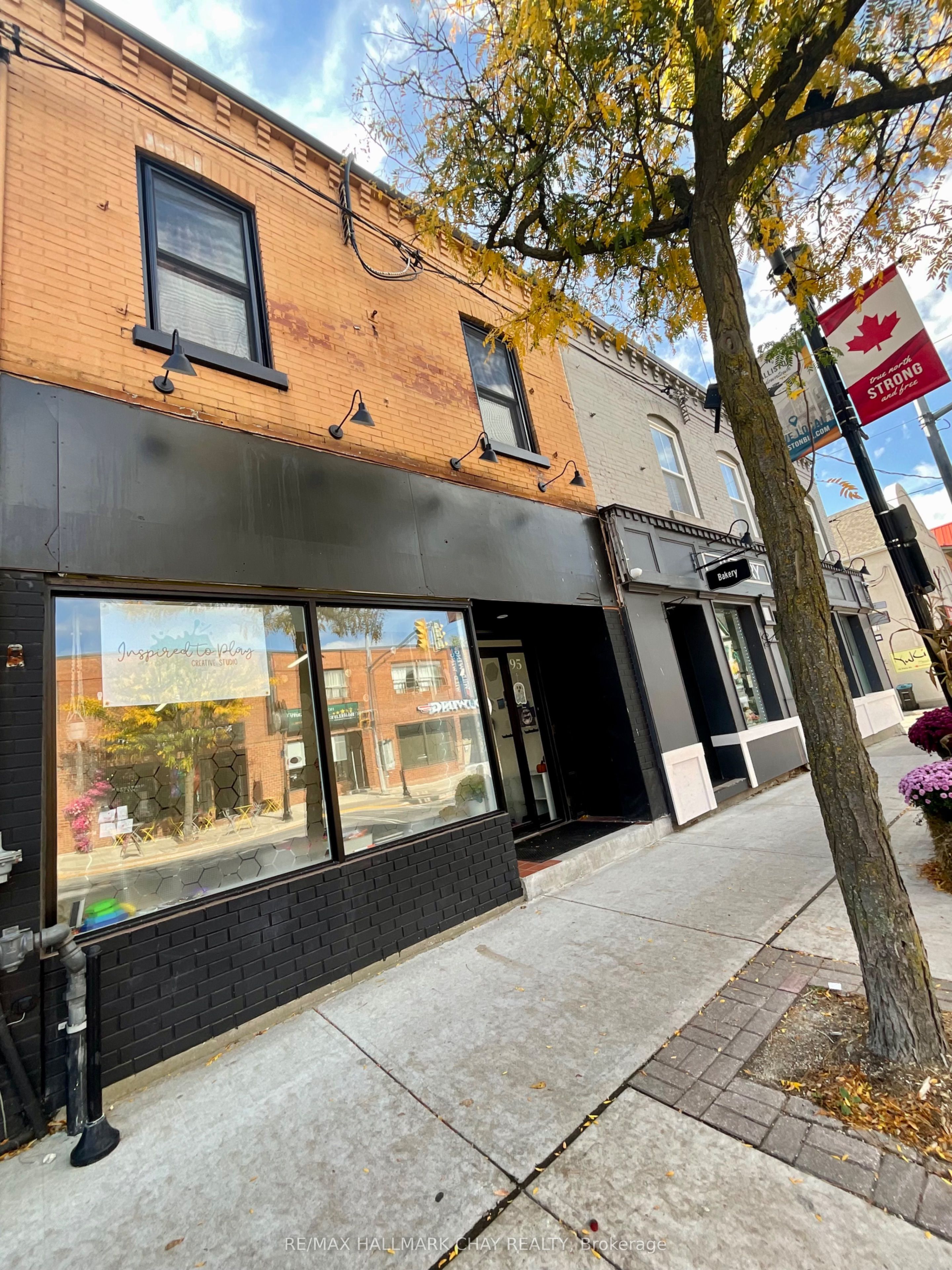 95 Victoria Street W Property Photo 4