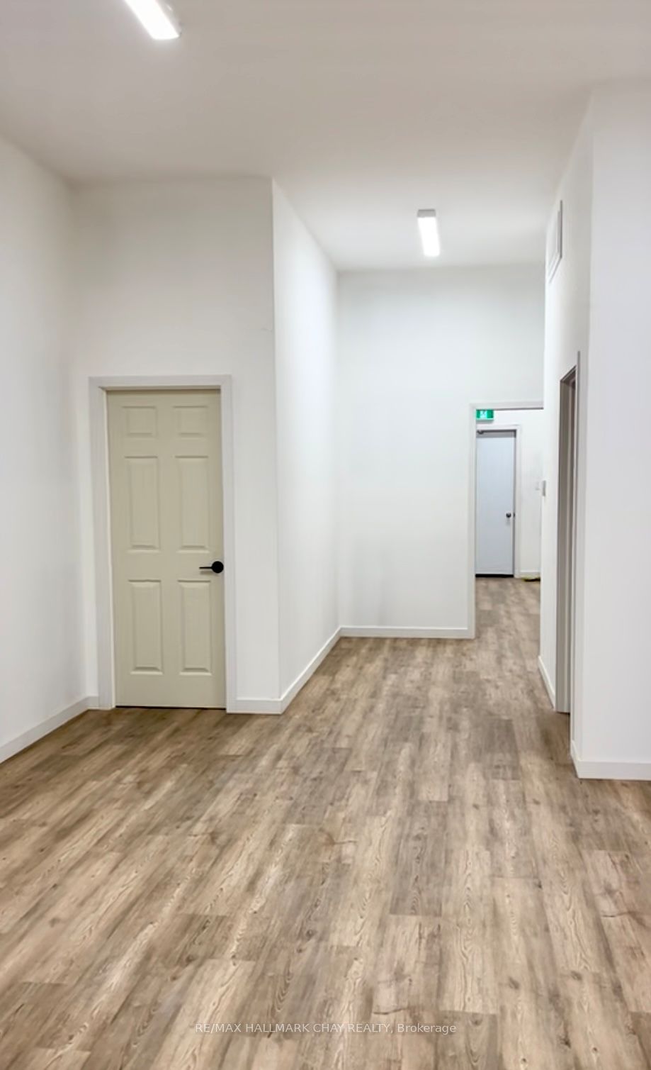 95 Victoria Street W Property Photo 6