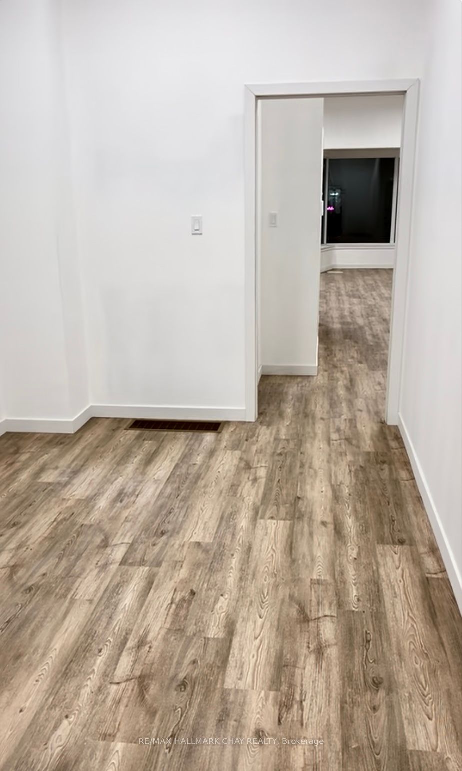 95 Victoria Street W Property Photo 7