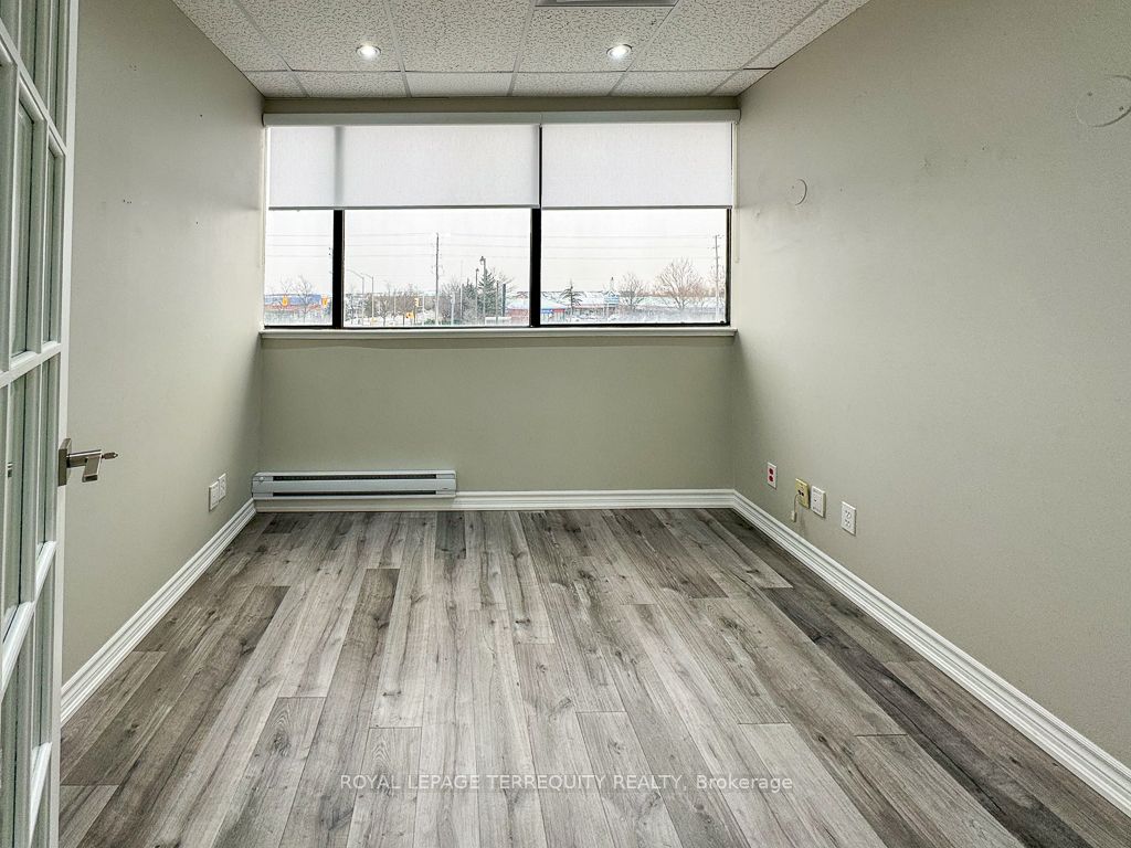 5402 Main Street 201 Property Photo 6