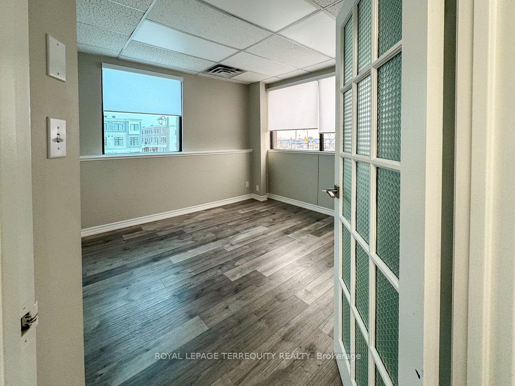 5402 Main Street 201 Property Photo 7