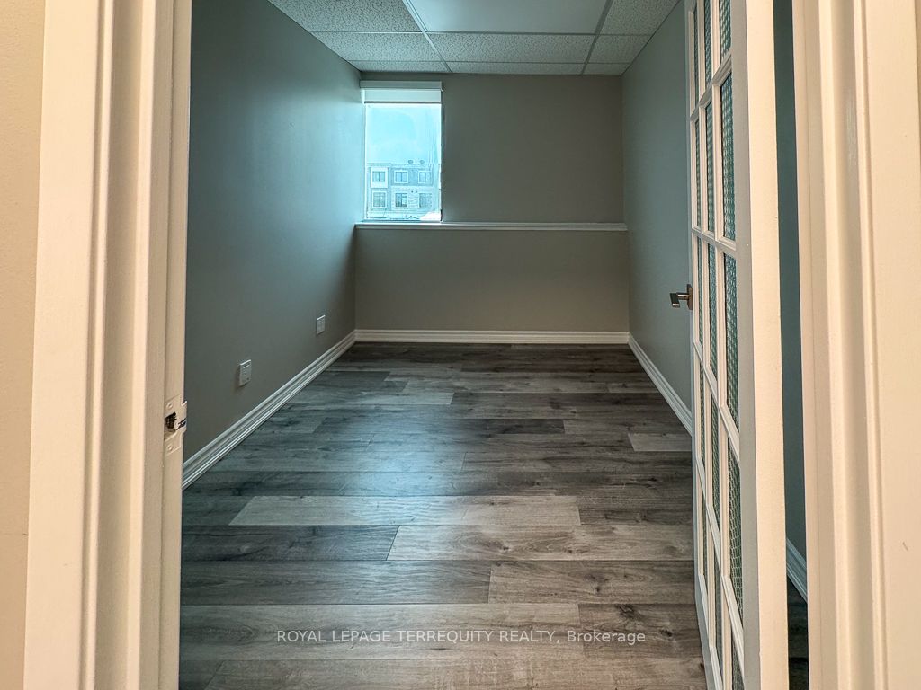 5402 Main Street 201 Property Photo 8