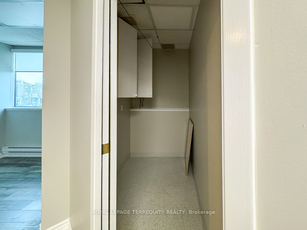 5402 Main Street 201 Property Photo 11