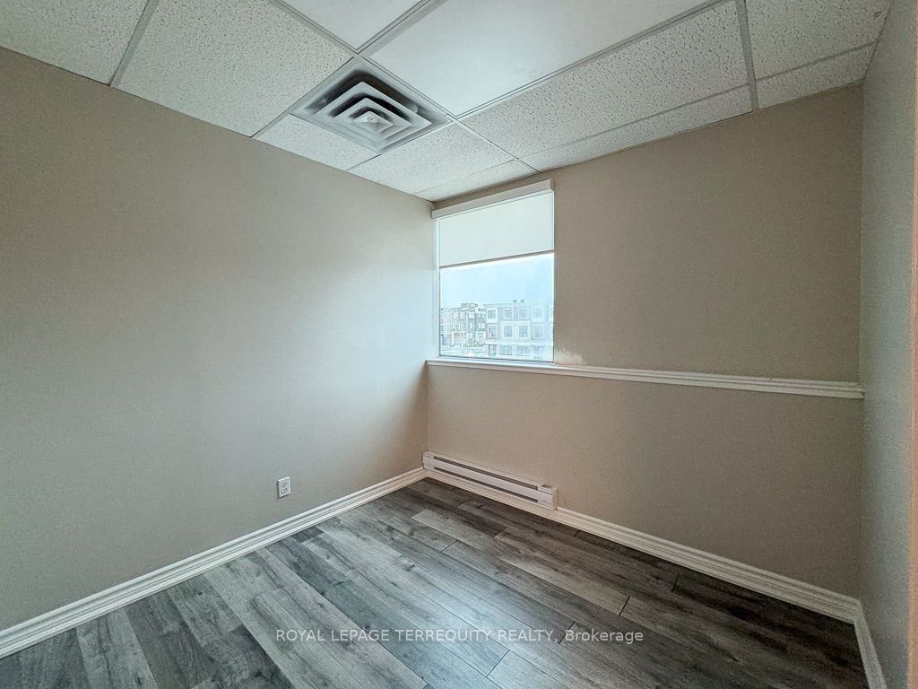 5402 Main Street 201 Property Photo 12