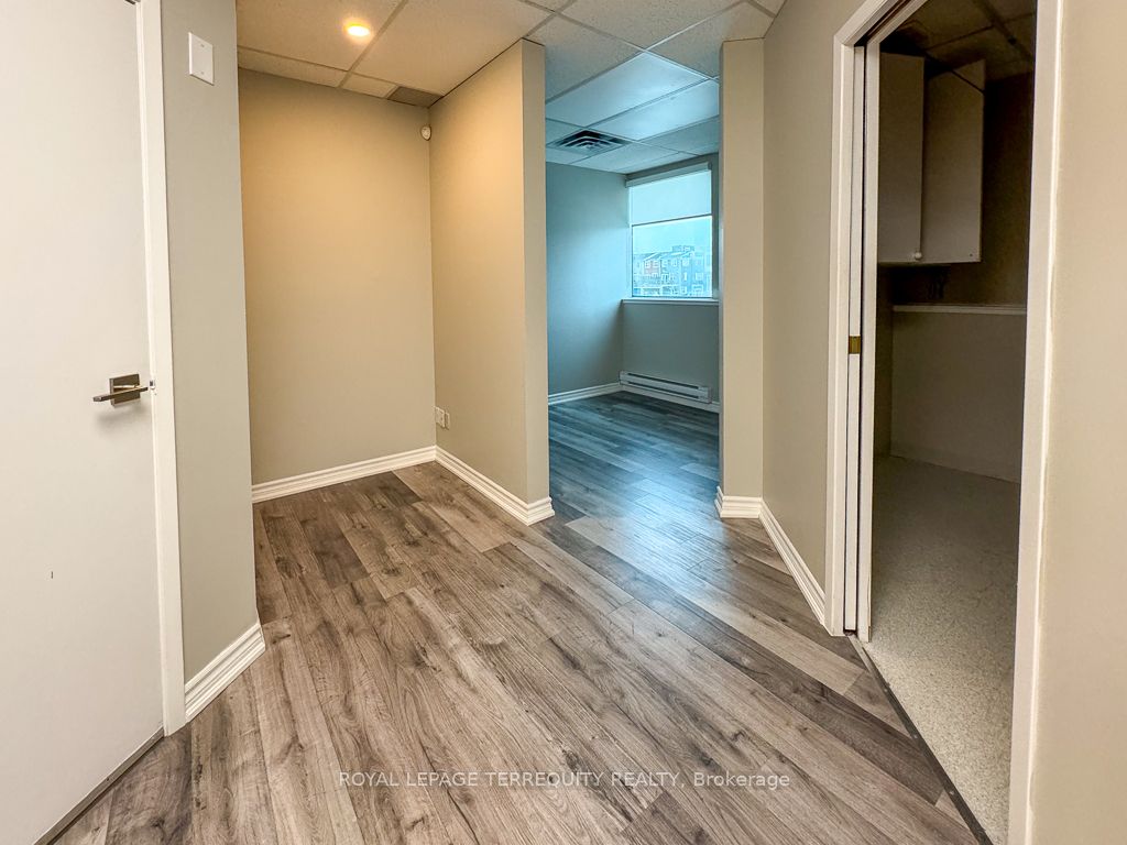 5402 Main Street 201 Property Photo 13