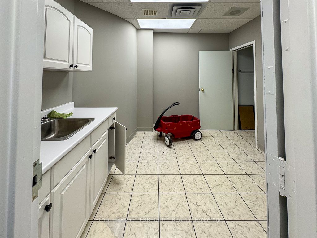 5402 Main Street 201 Property Photo 15