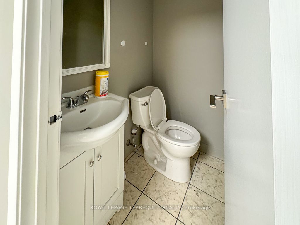 5402 Main Street 201 Property Photo 17