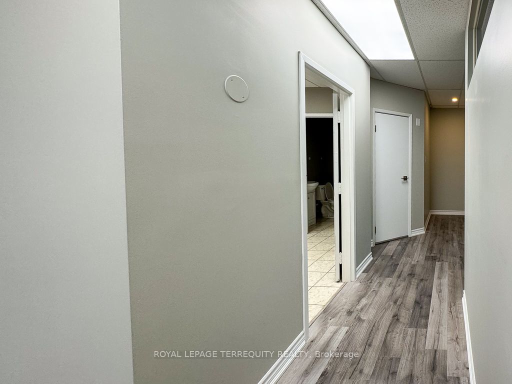 5402 Main Street 201 Property Photo 20