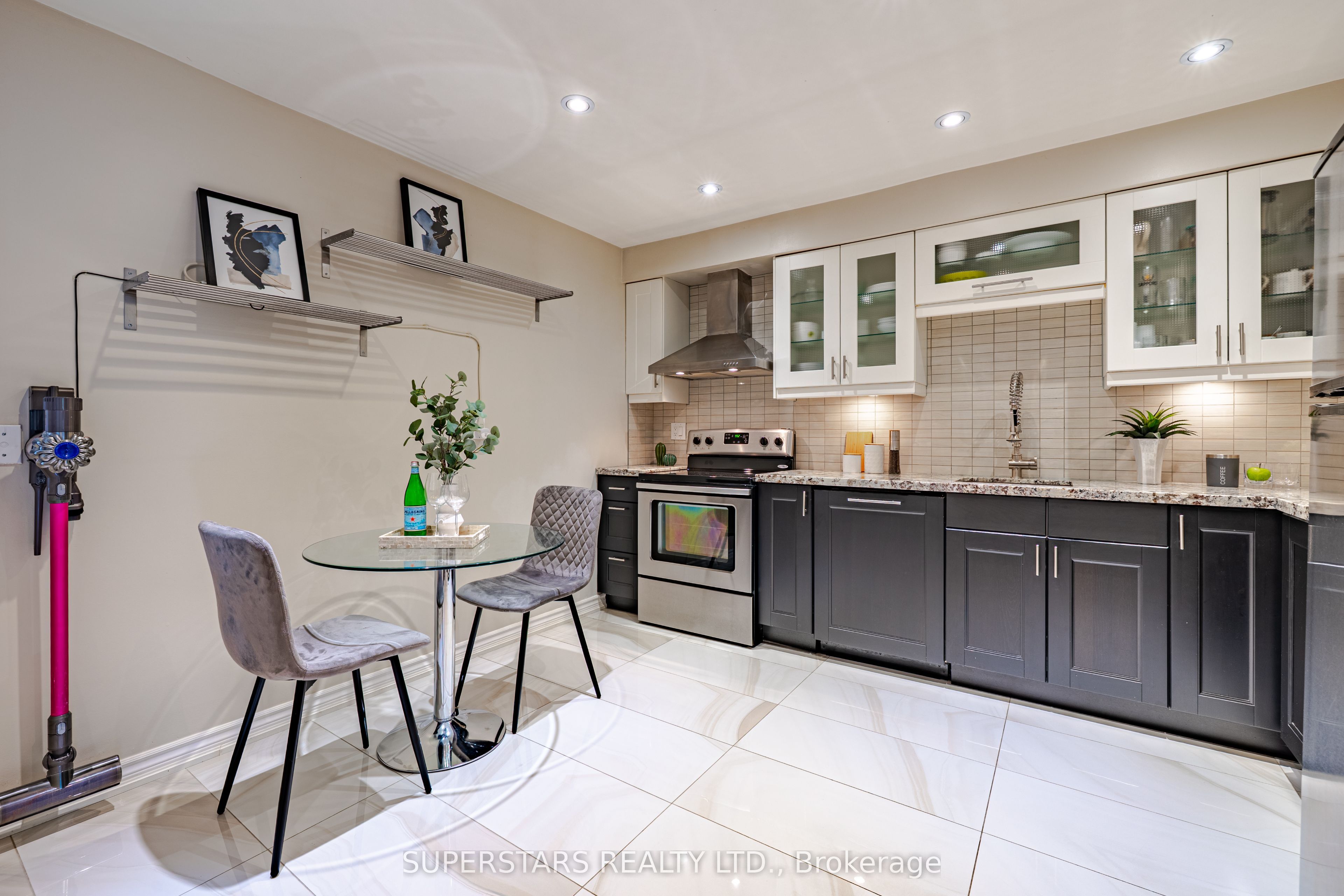 7 Steepleview Crescent Property Photo 7