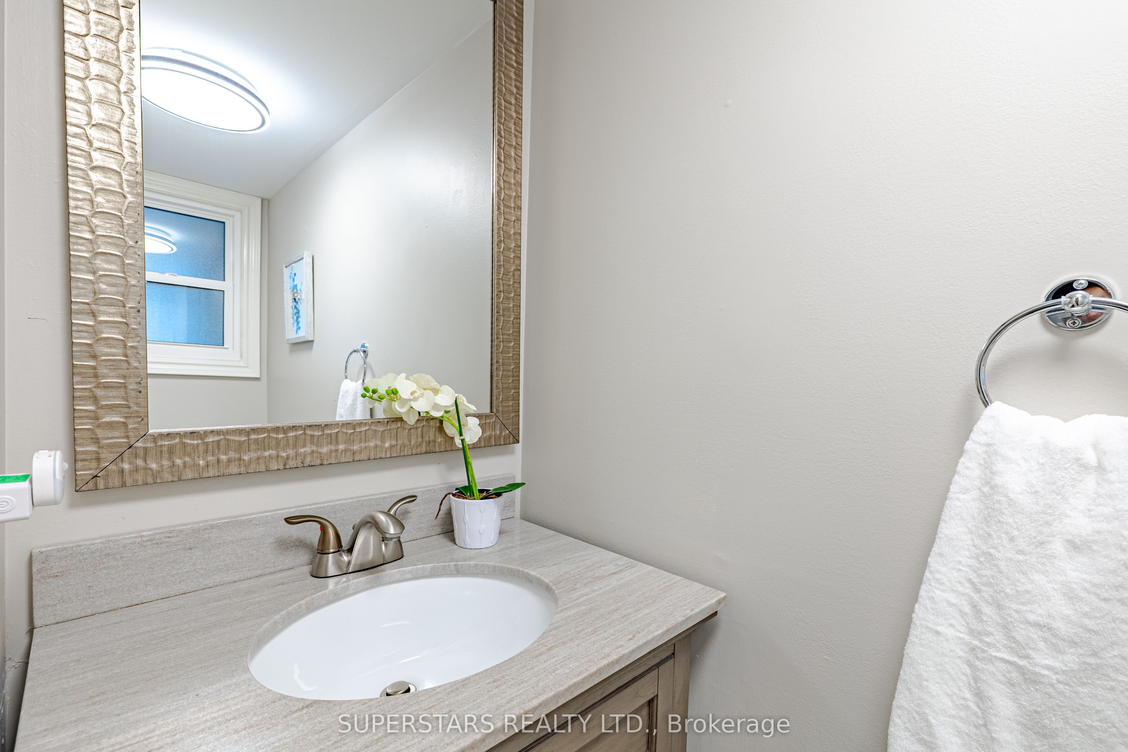 7 Steepleview Crescent Property Photo 8