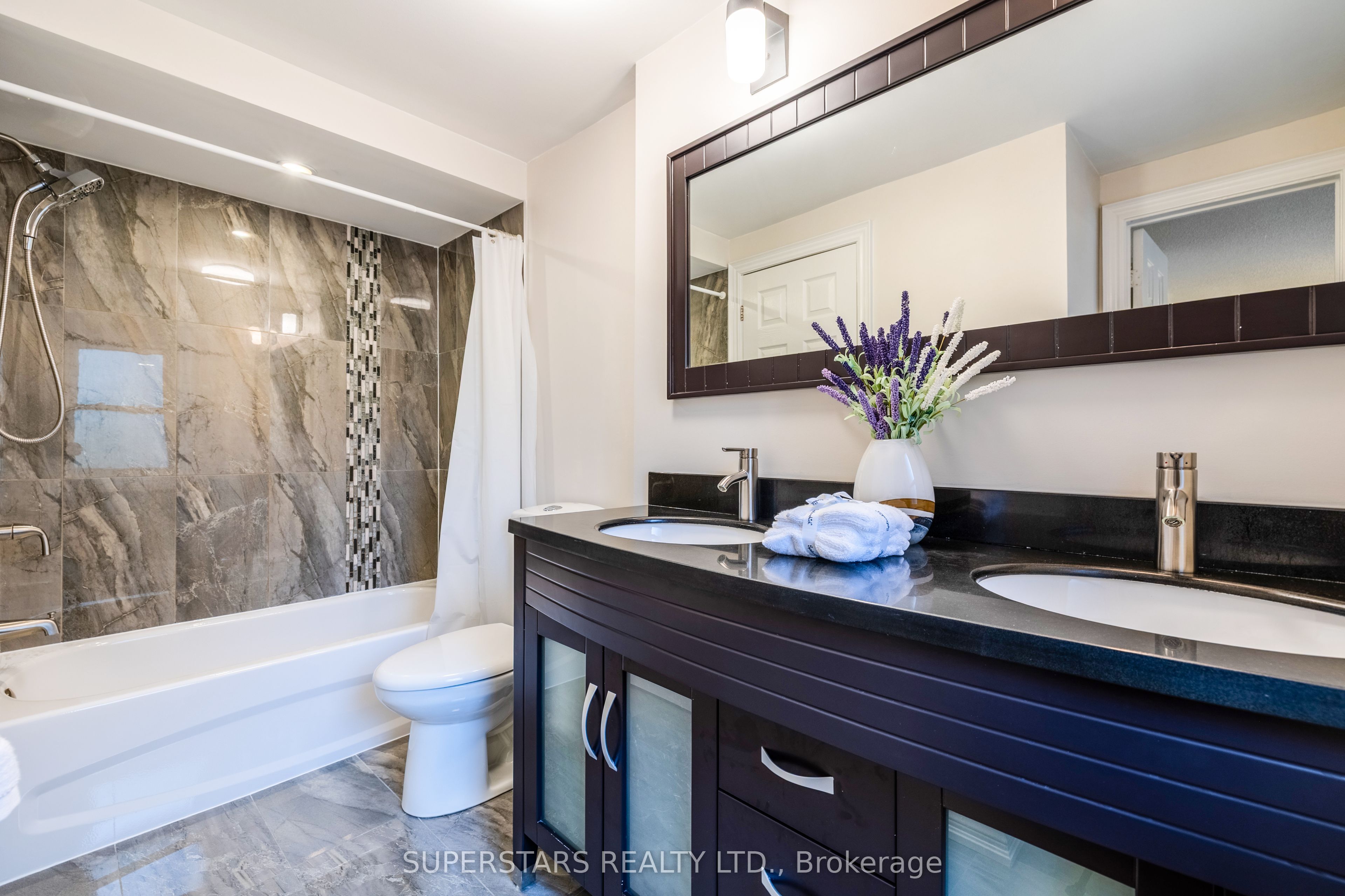 7 Steepleview Crescent Property Photo 11