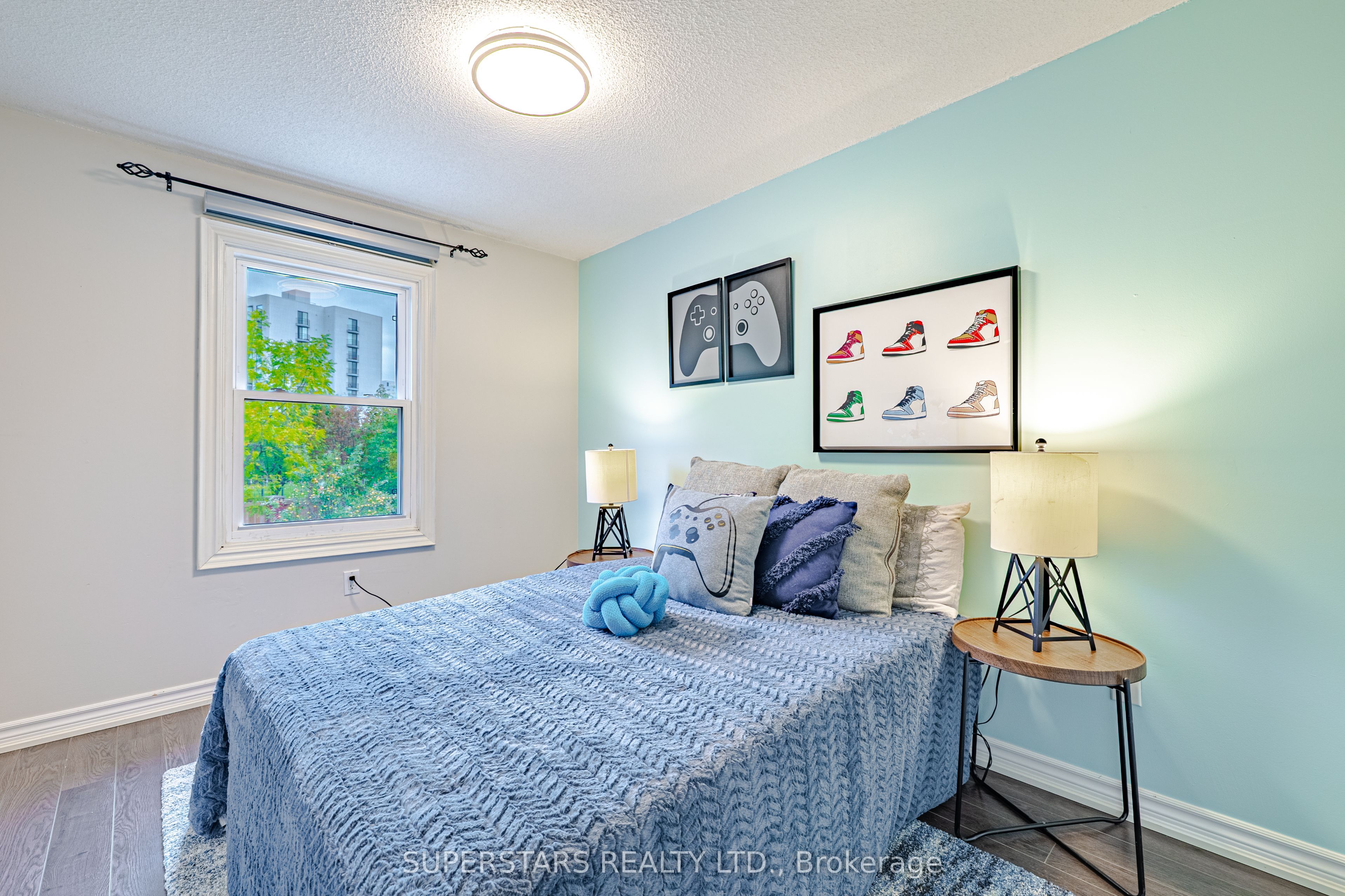 7 Steepleview Crescent Property Photo 16