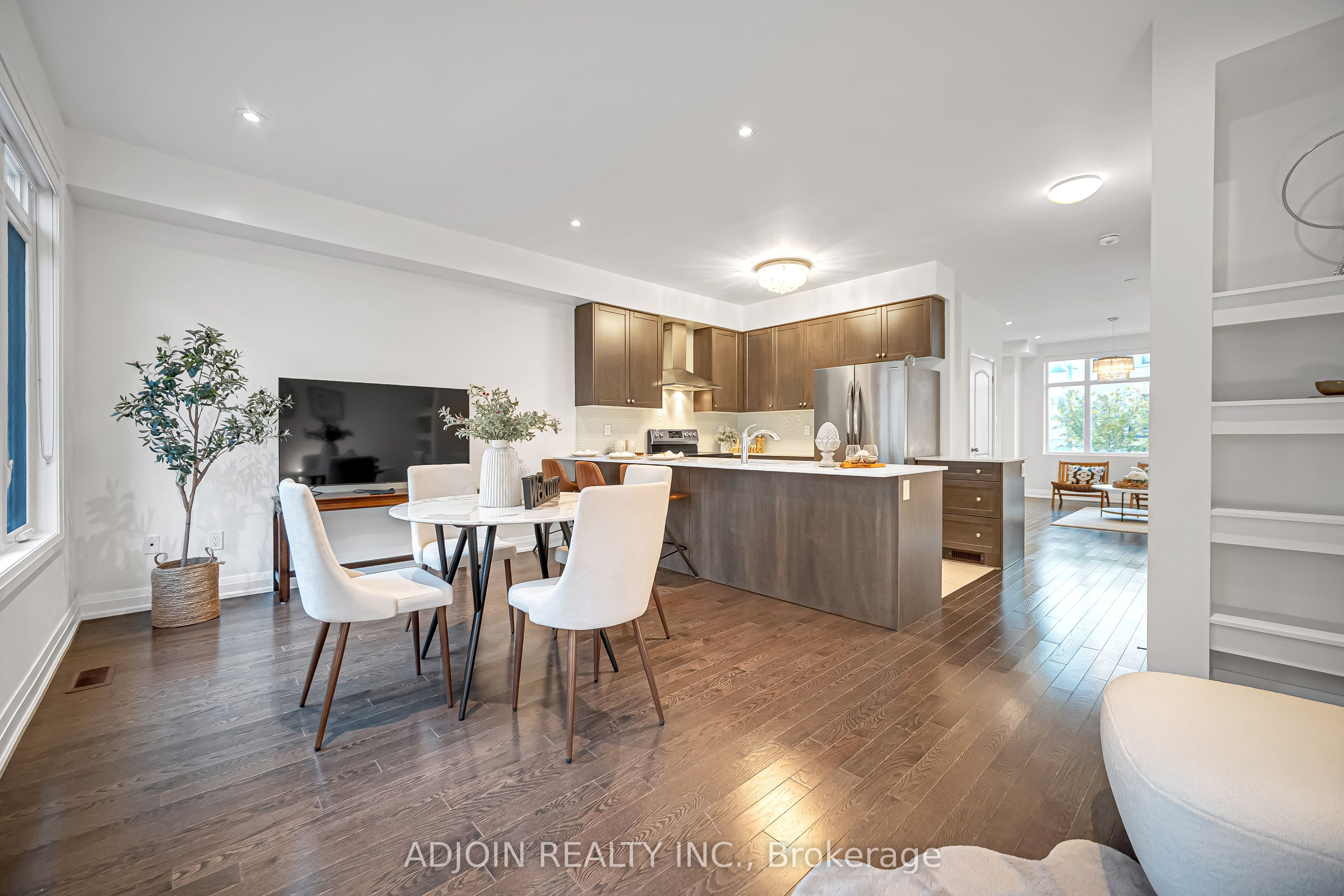 50 William Saville Street Property Photo 9