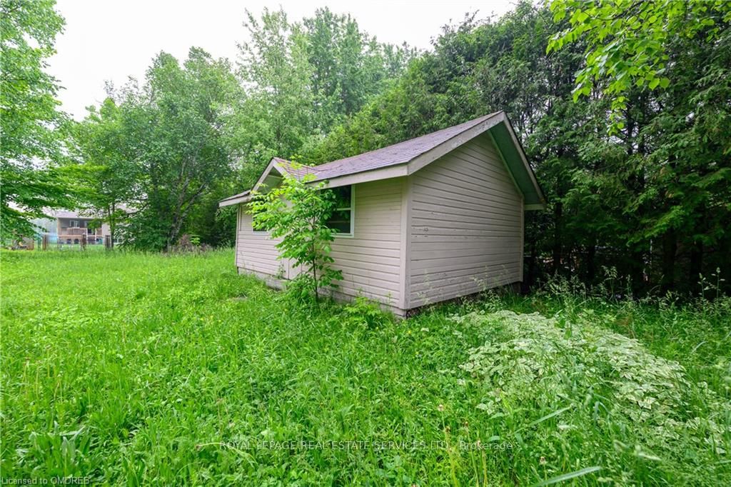 726 Hastings Avenue Property Photo 6