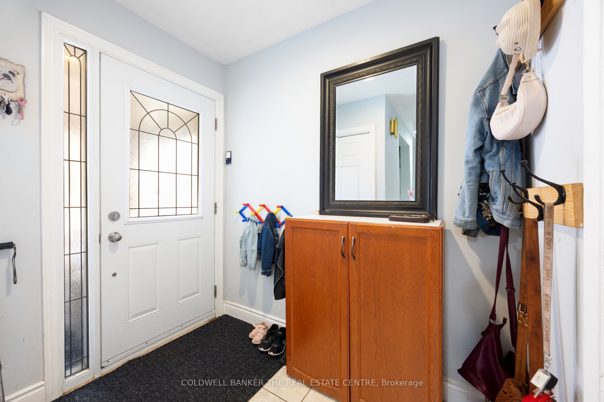 23 Riviera Drive W Property Photo 2