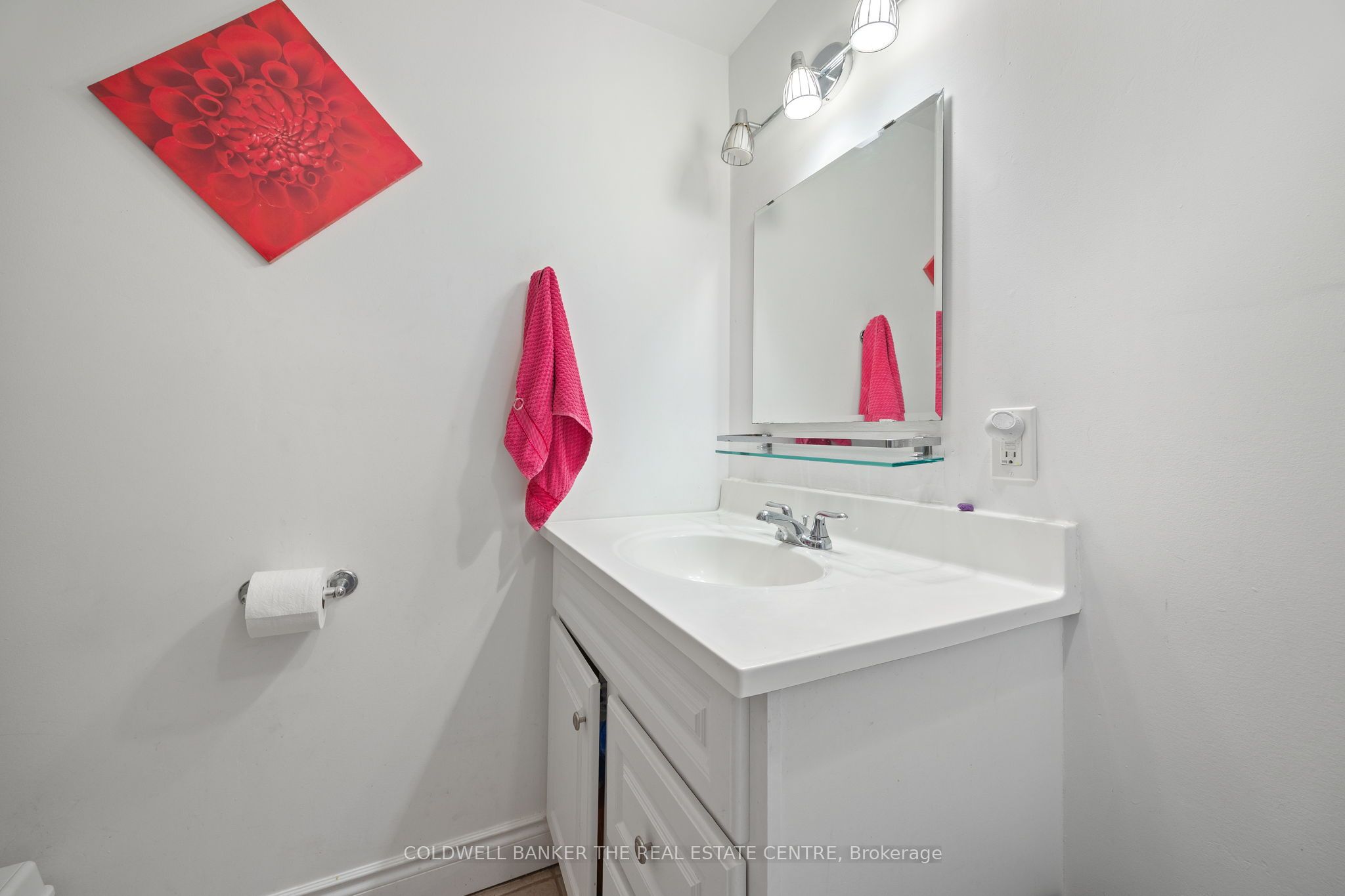 23 Riviera Drive W Property Photo 15