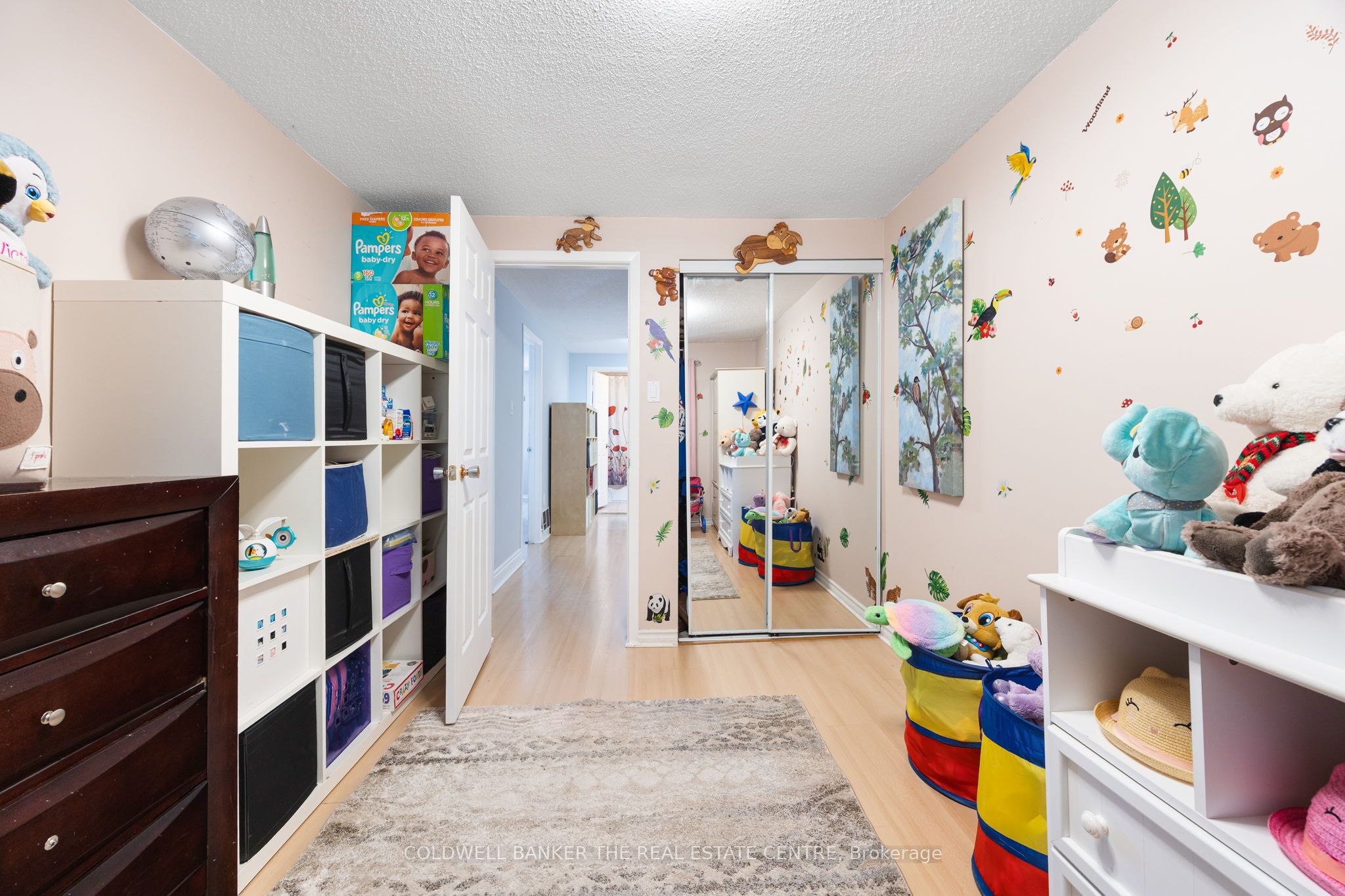 23 Riviera Drive W Property Photo 17