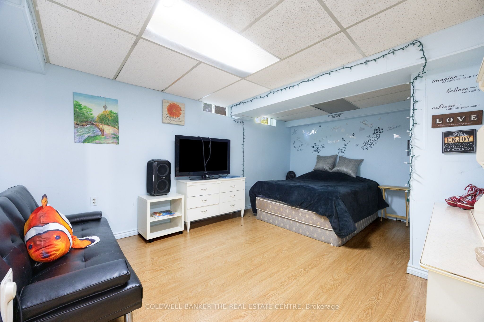 23 Riviera Drive W Property Photo 20