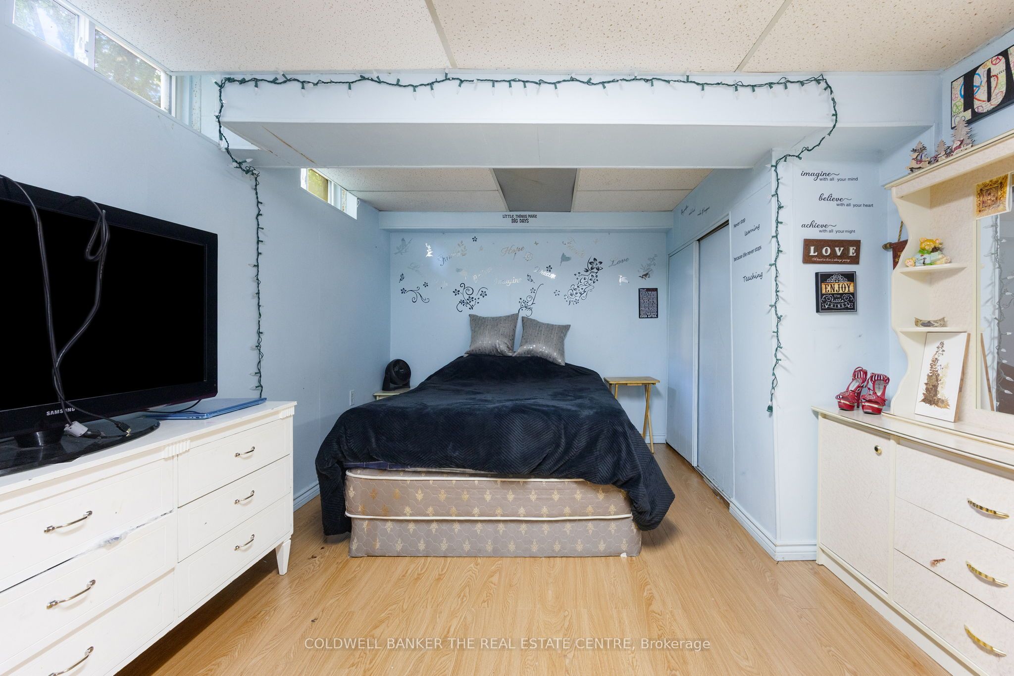 23 Riviera Drive W Property Photo 21