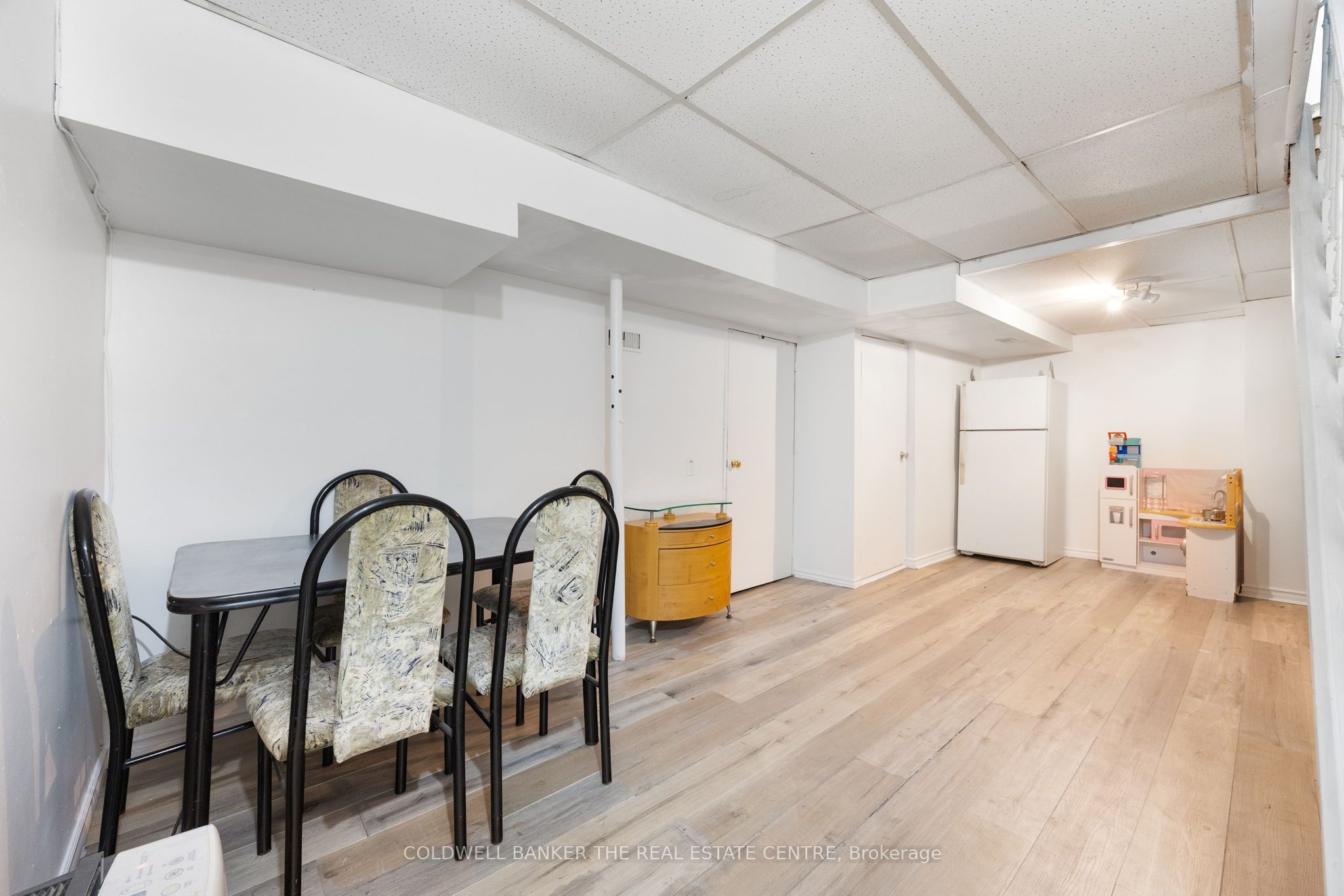 23 Riviera Drive W Property Photo 23