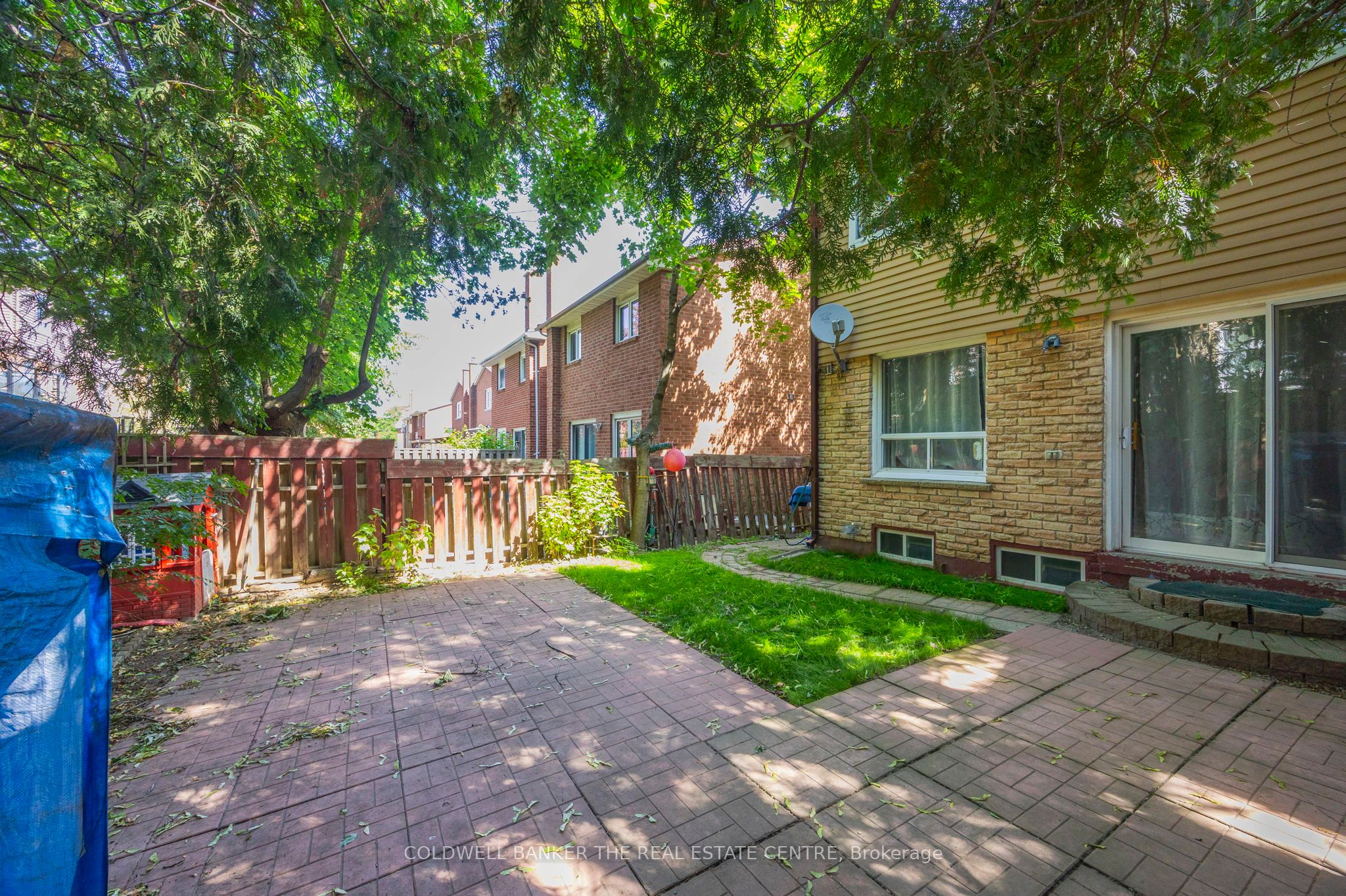 23 Riviera Drive W Property Photo 33