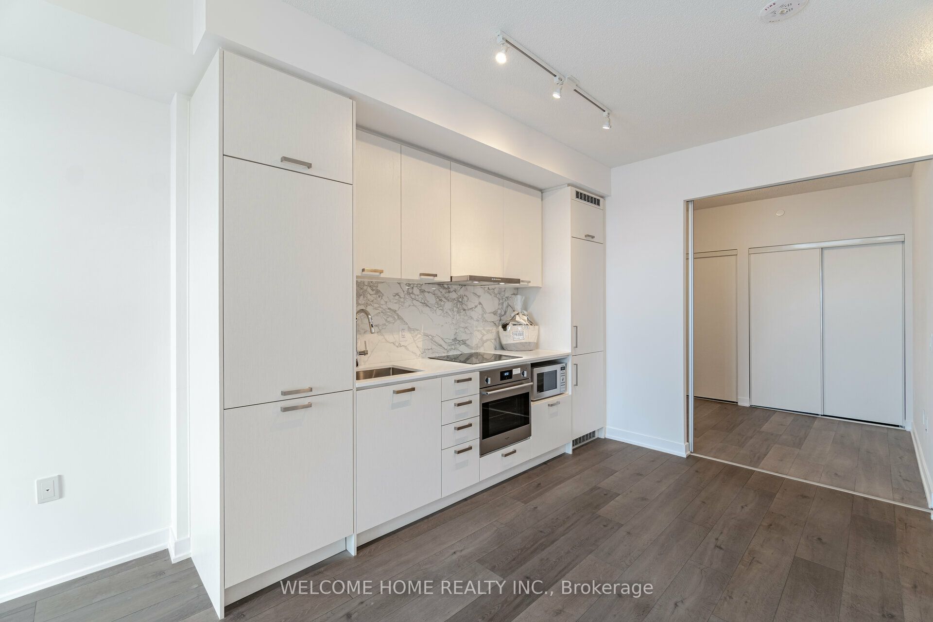 38 Honeycrisp Cres Property Photo 1