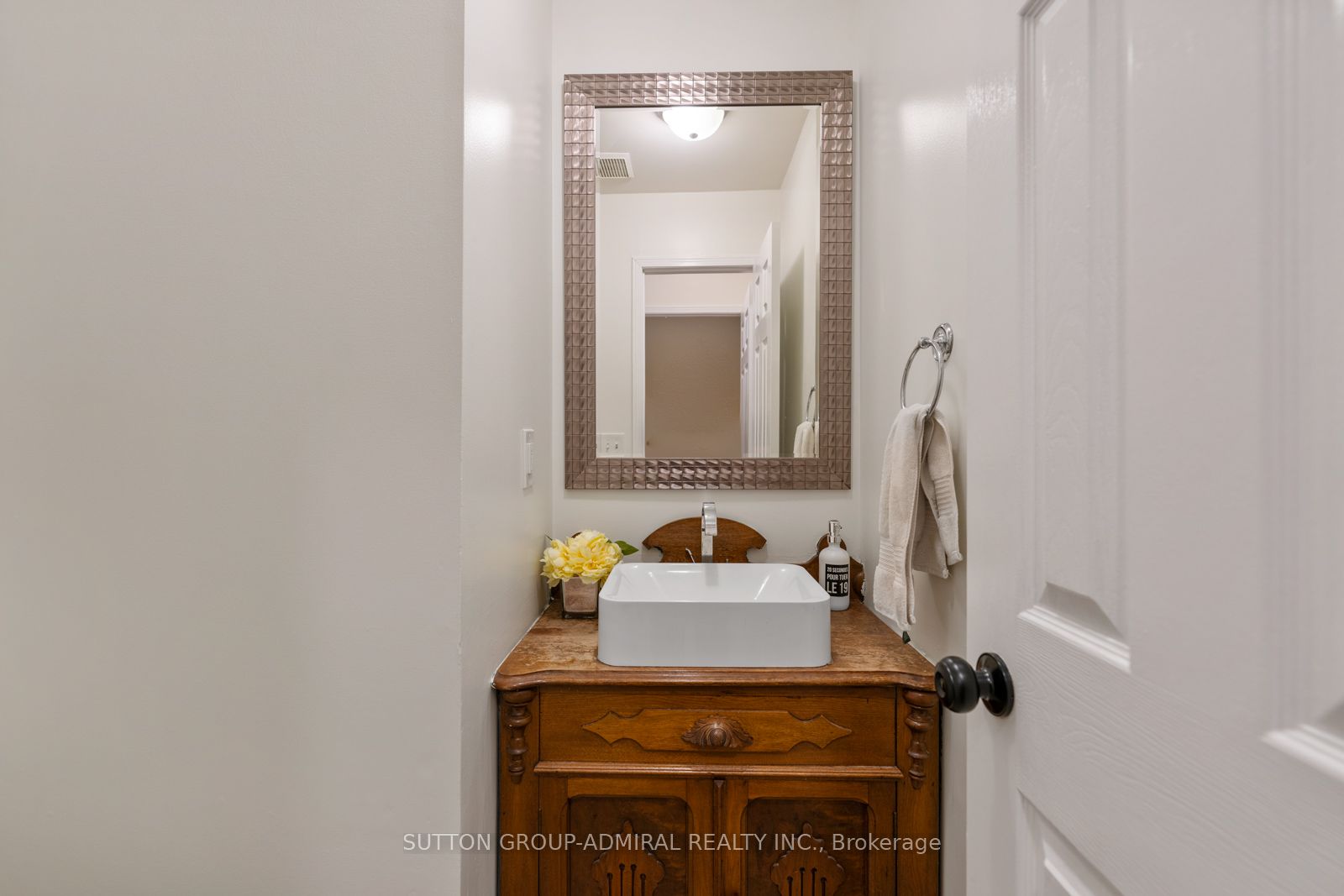 25 Umbria Crescent Property Photo 4