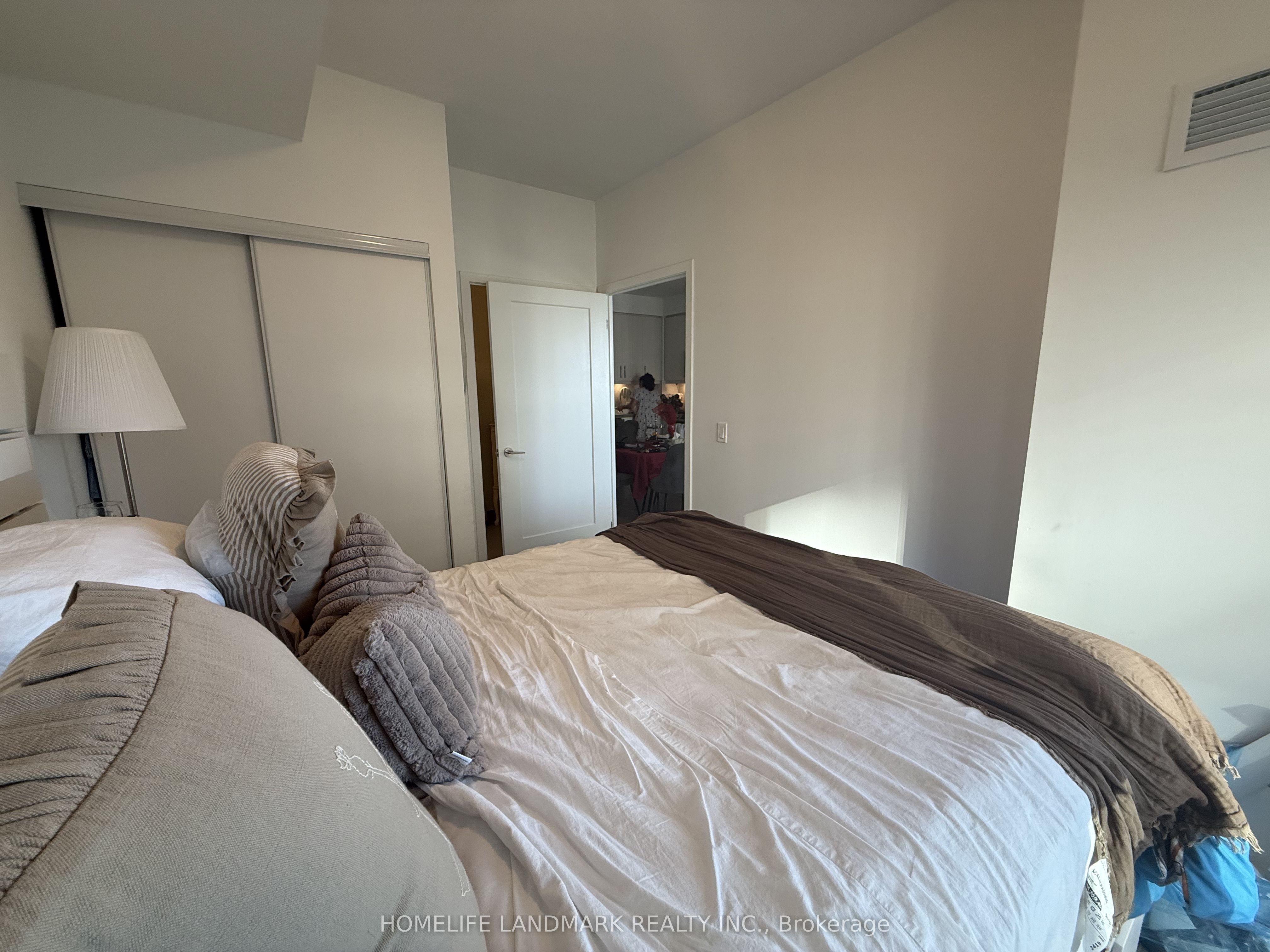 105 Oneida Crescent 506 Property Photo 6