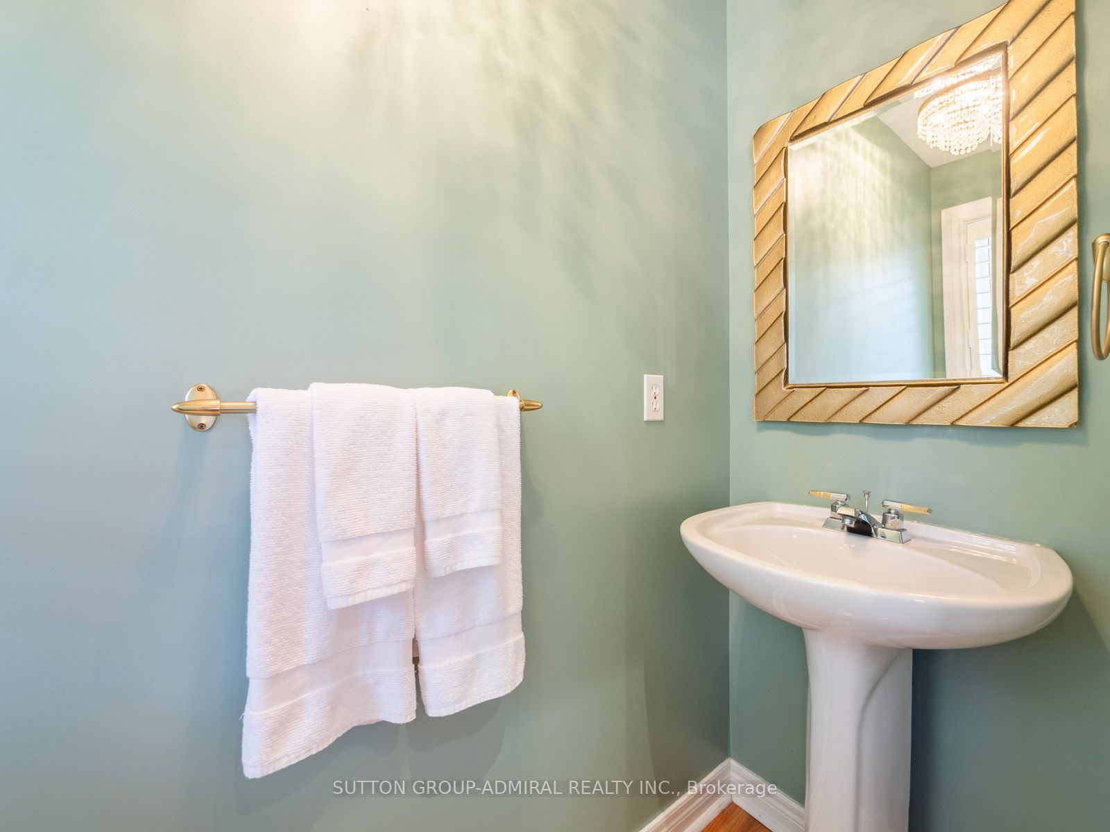 255 Shaftsbury Avenue 26 Property Photo 5