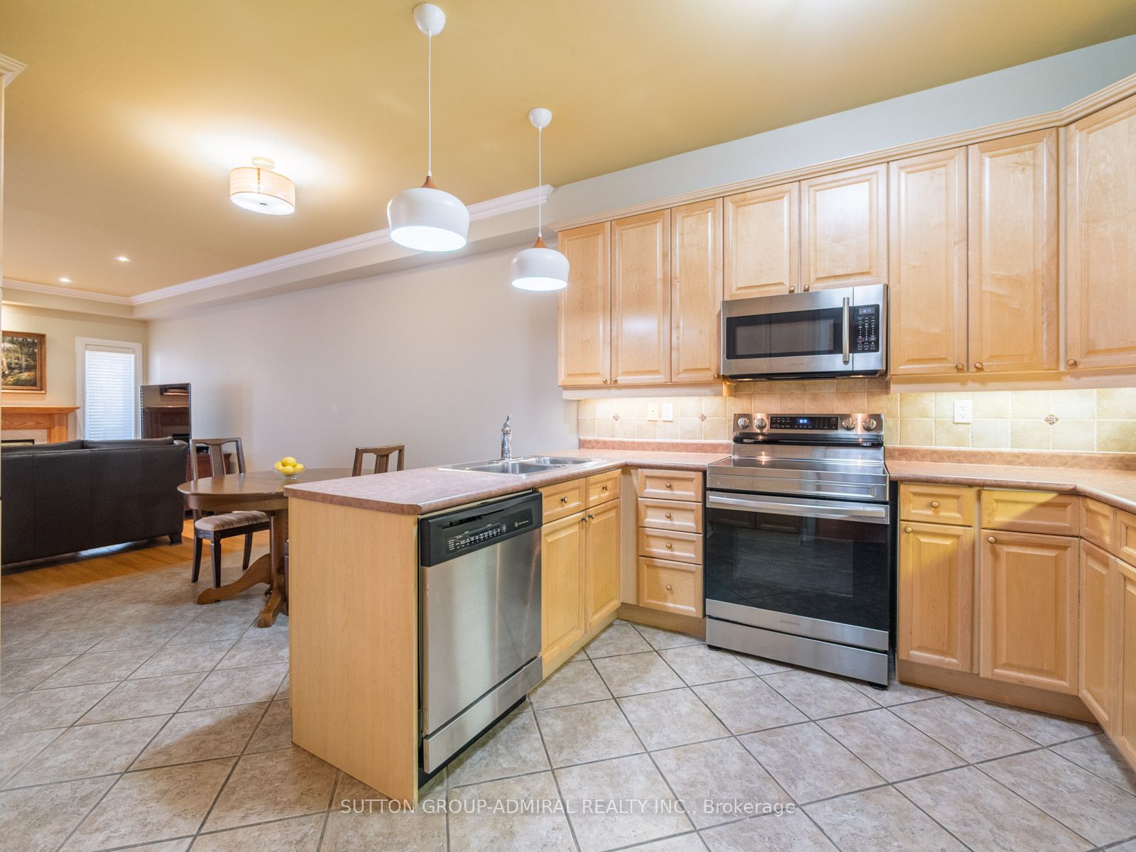 255 Shaftsbury Avenue 26 Property Photo 7