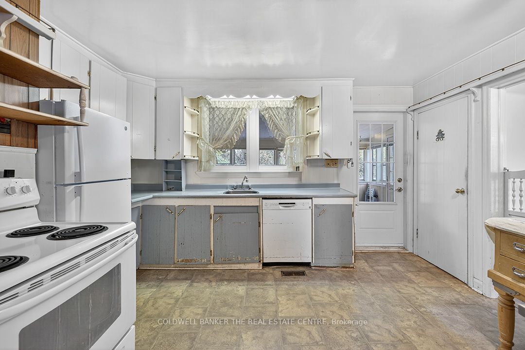 275 Maple Street Property Photo 11