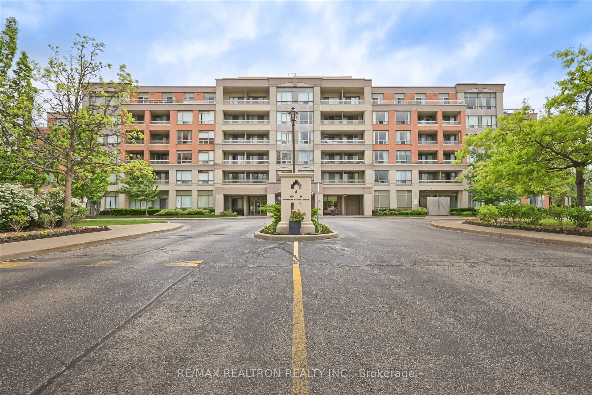 19 Northern Heights Drive 510 Property Photo 1