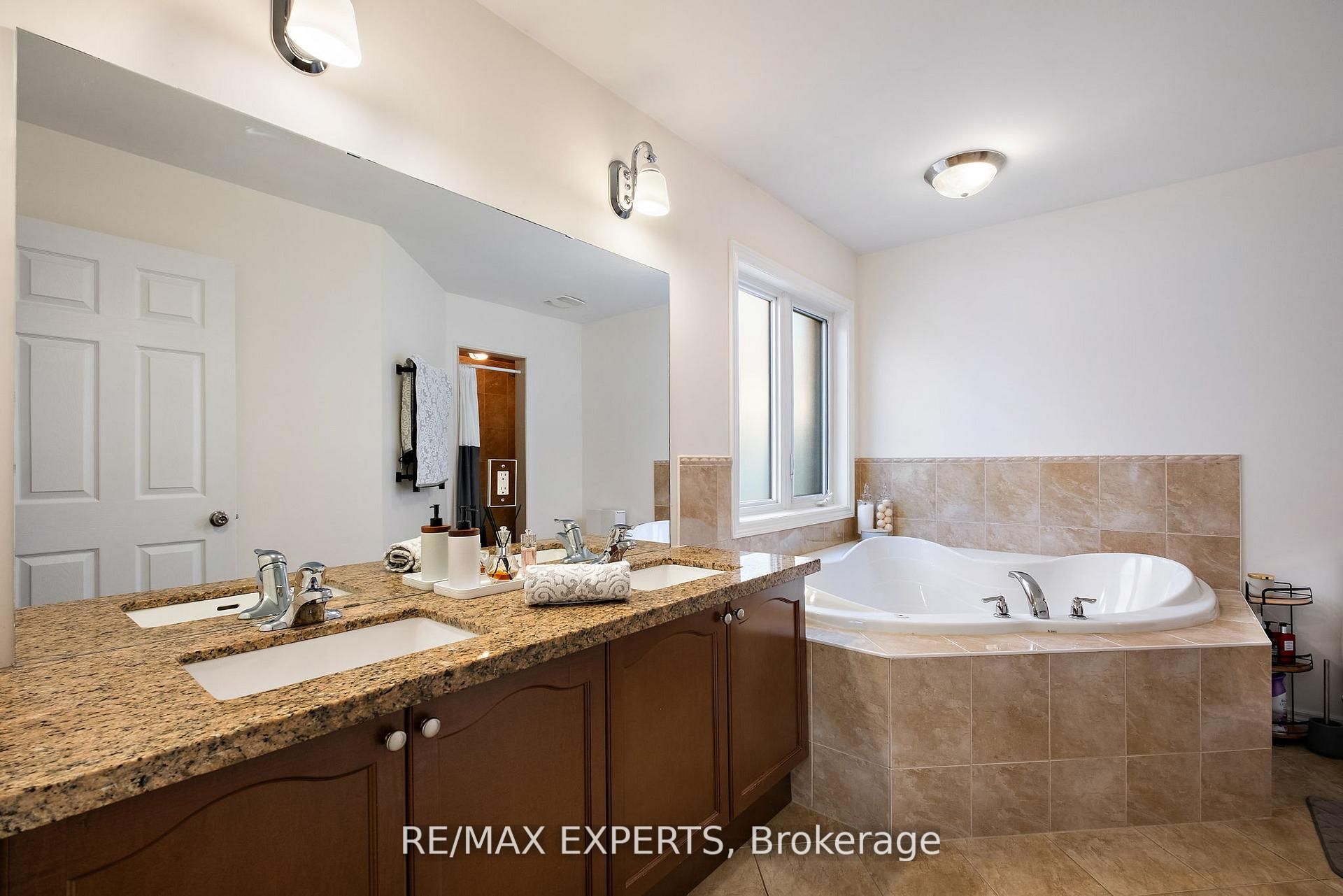 40 Heron Hollow Avenue Property Photo 31