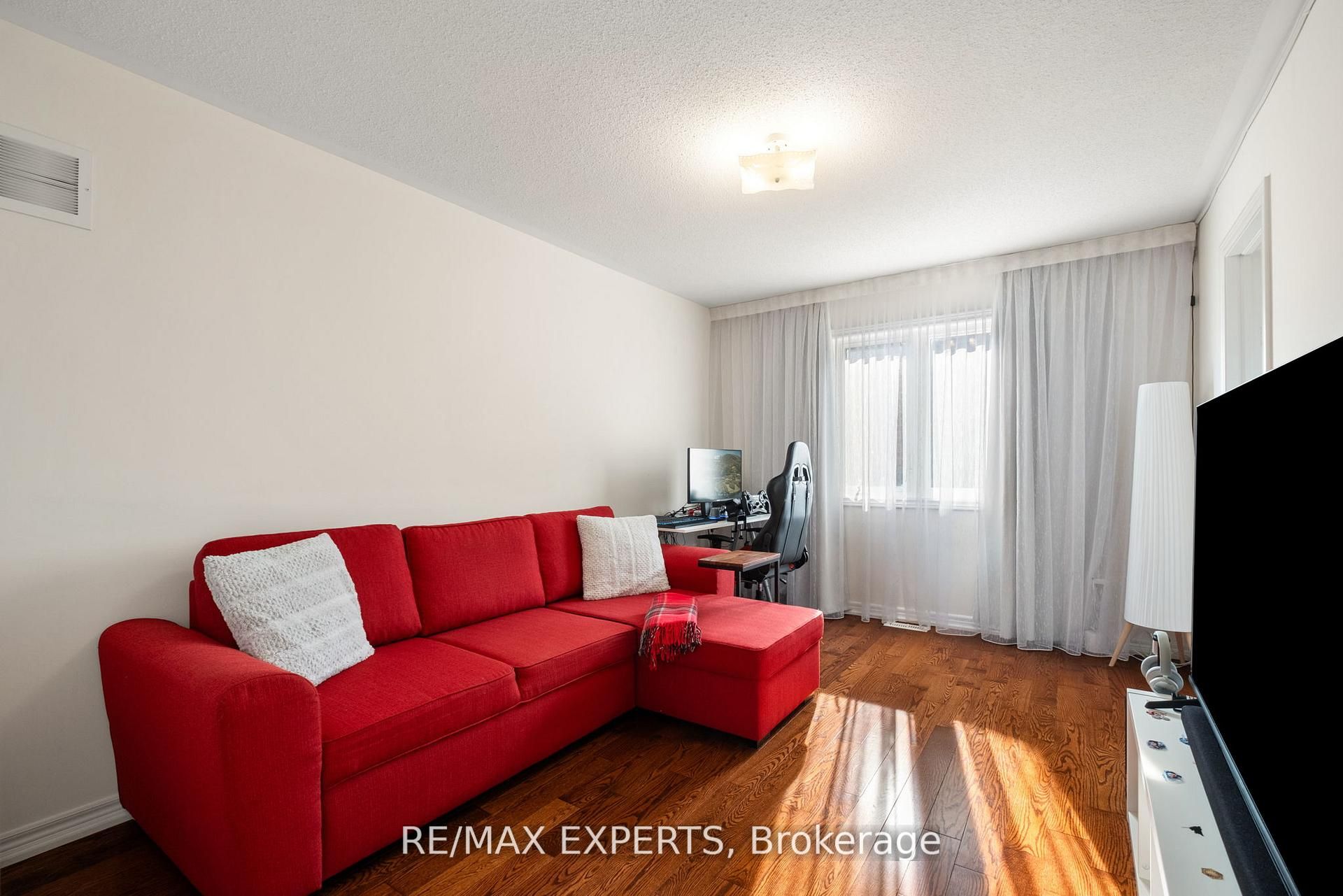 40 Heron Hollow Avenue Property Photo 38